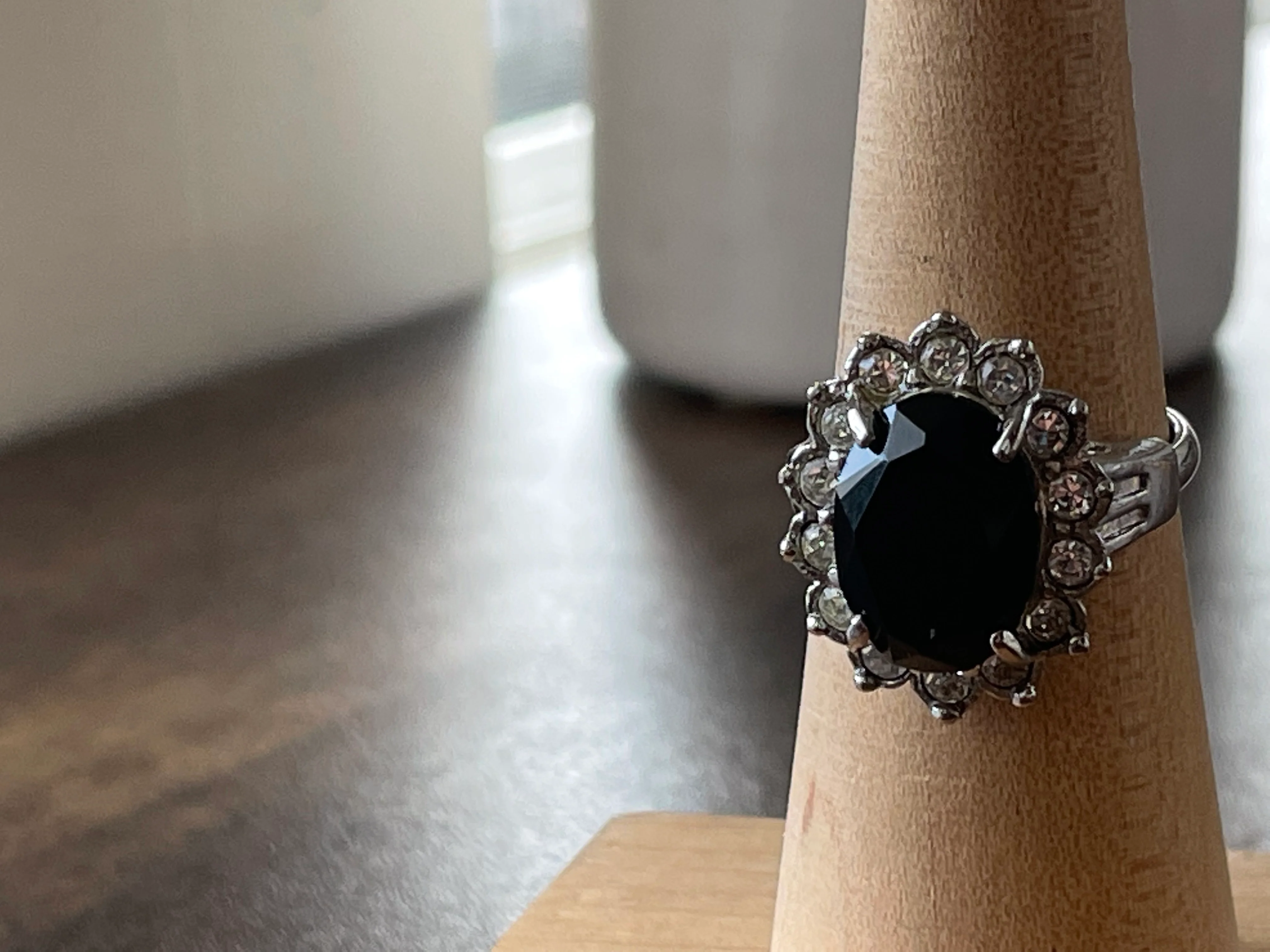 80s/90s Cz Andblack Rhinestone Cocktail Ring By Avon - Image 11