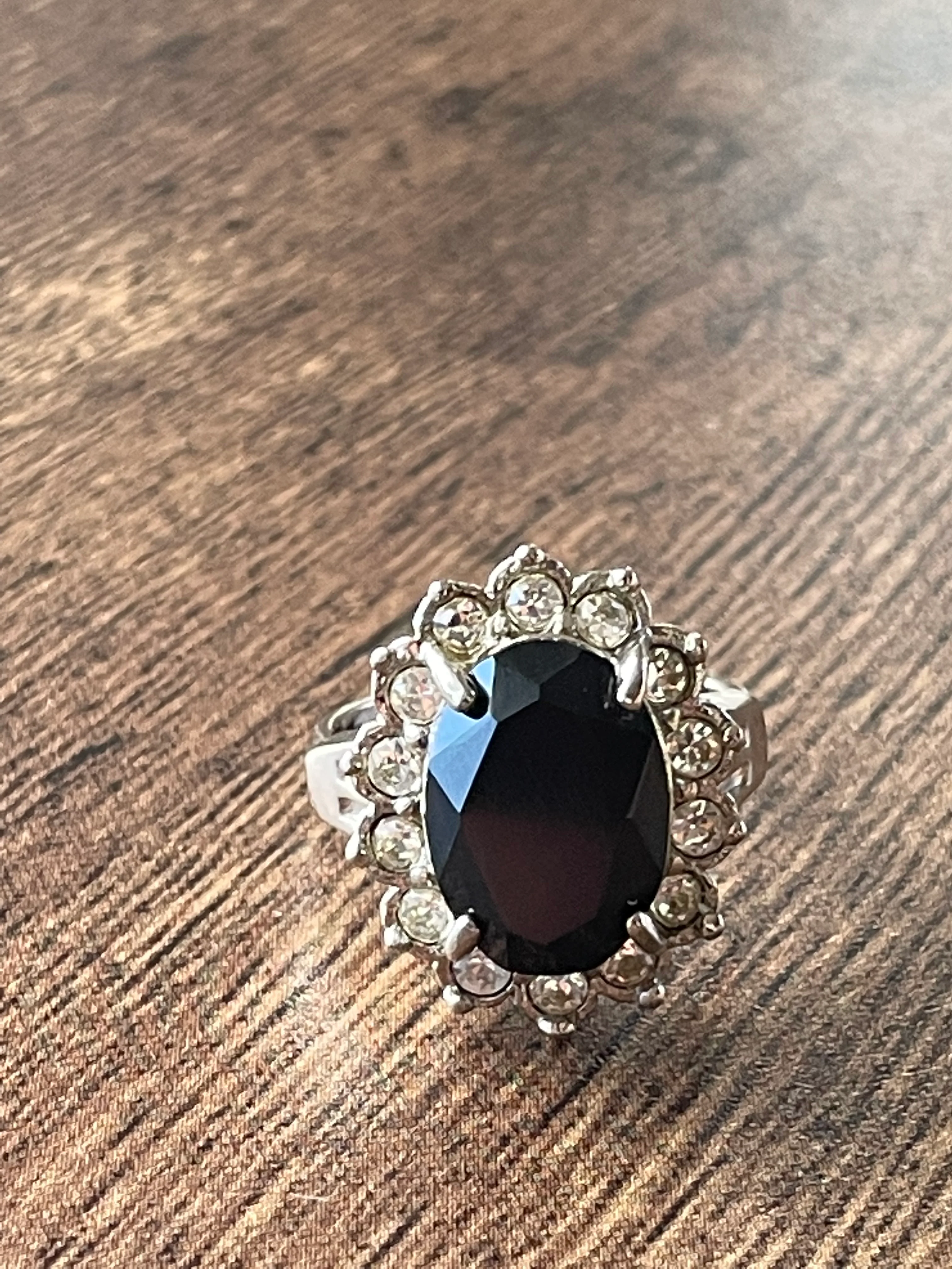 80s/90s Cz Andblack Rhinestone Cocktail Ring By Avon - Image 3