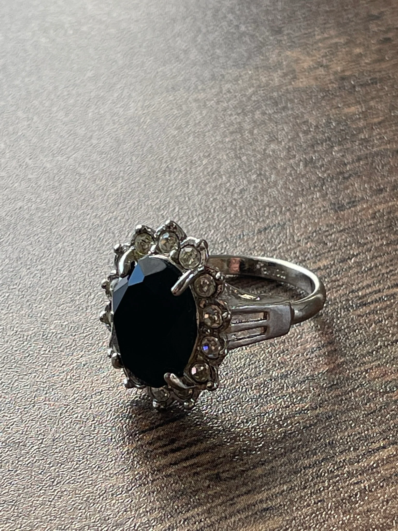 80s/90s Cz Andblack Rhinestone Cocktail Ring By Avon - Image 4