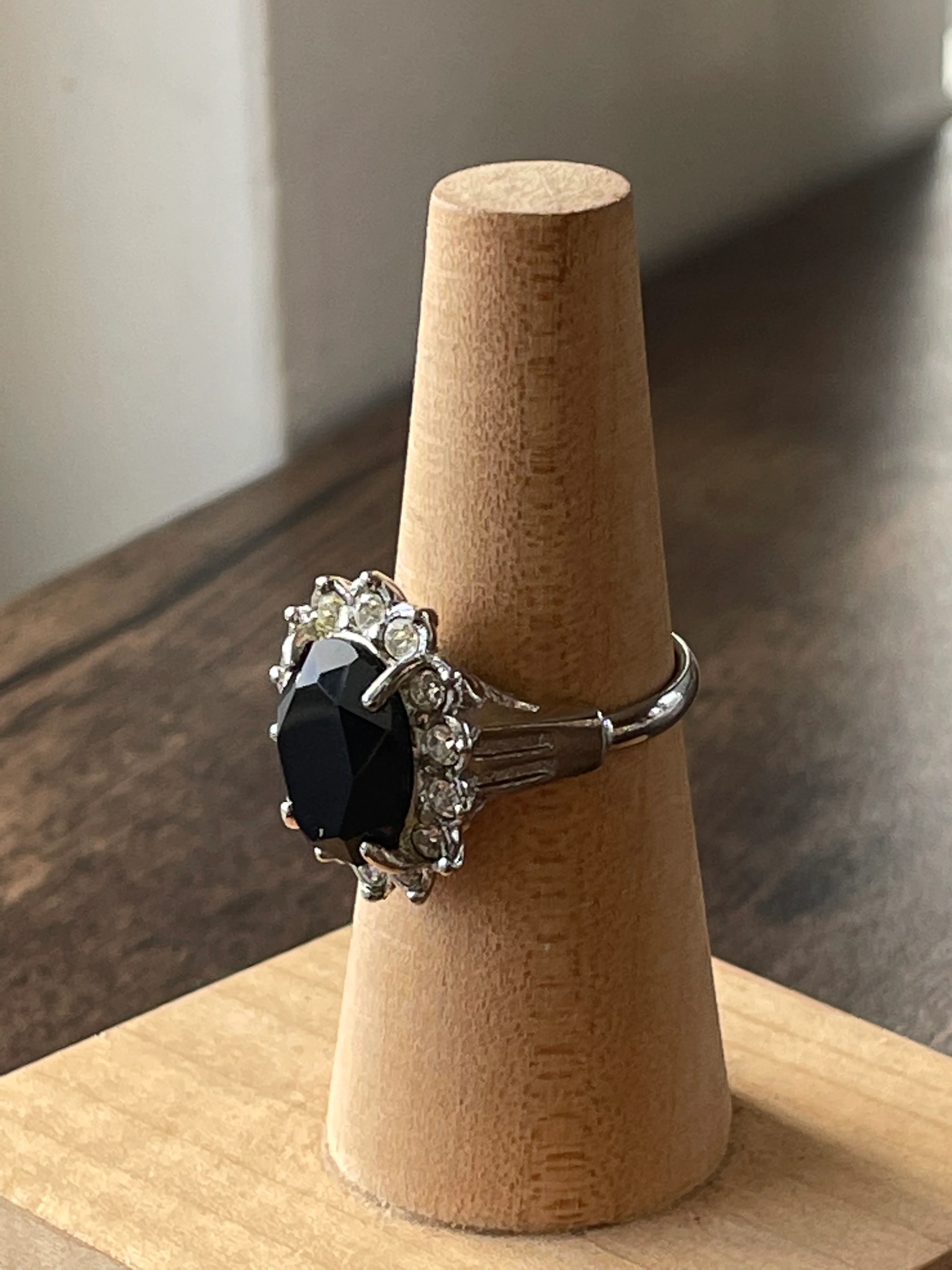 80s/90s Cz Andblack Rhinestone Cocktail Ring By Avon - Image 6