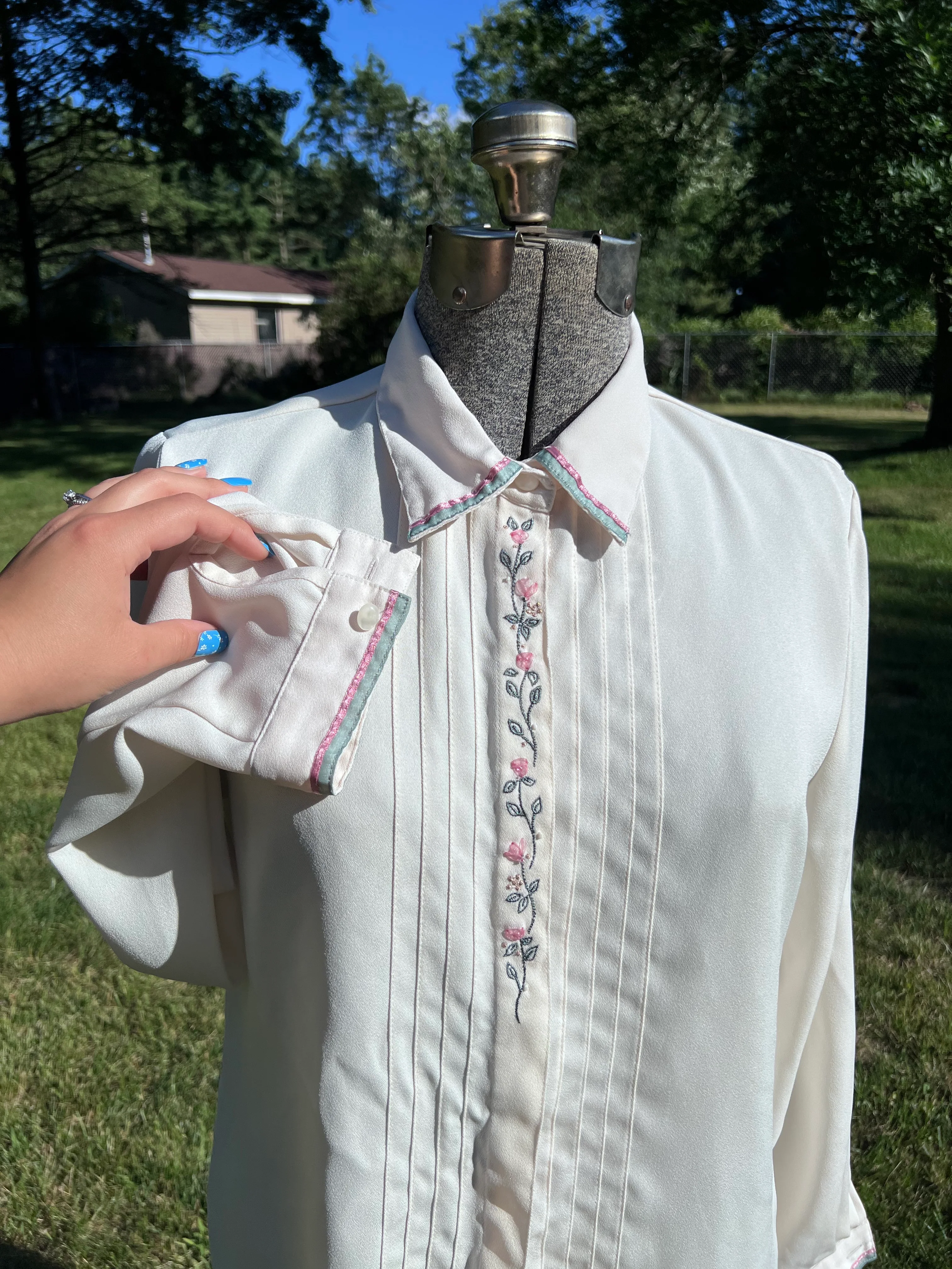 80s/90s Embroidered Collar Button Down Blouse By Koret - Image 3
