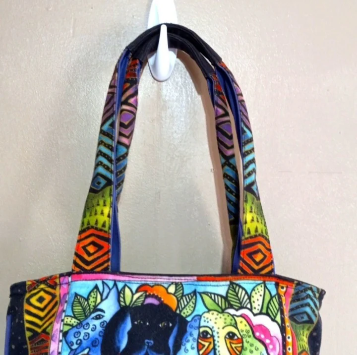 80s/90s Famous Designer Doggie Art Design, Shoulder Bag, By Laurel Burch - Image 4