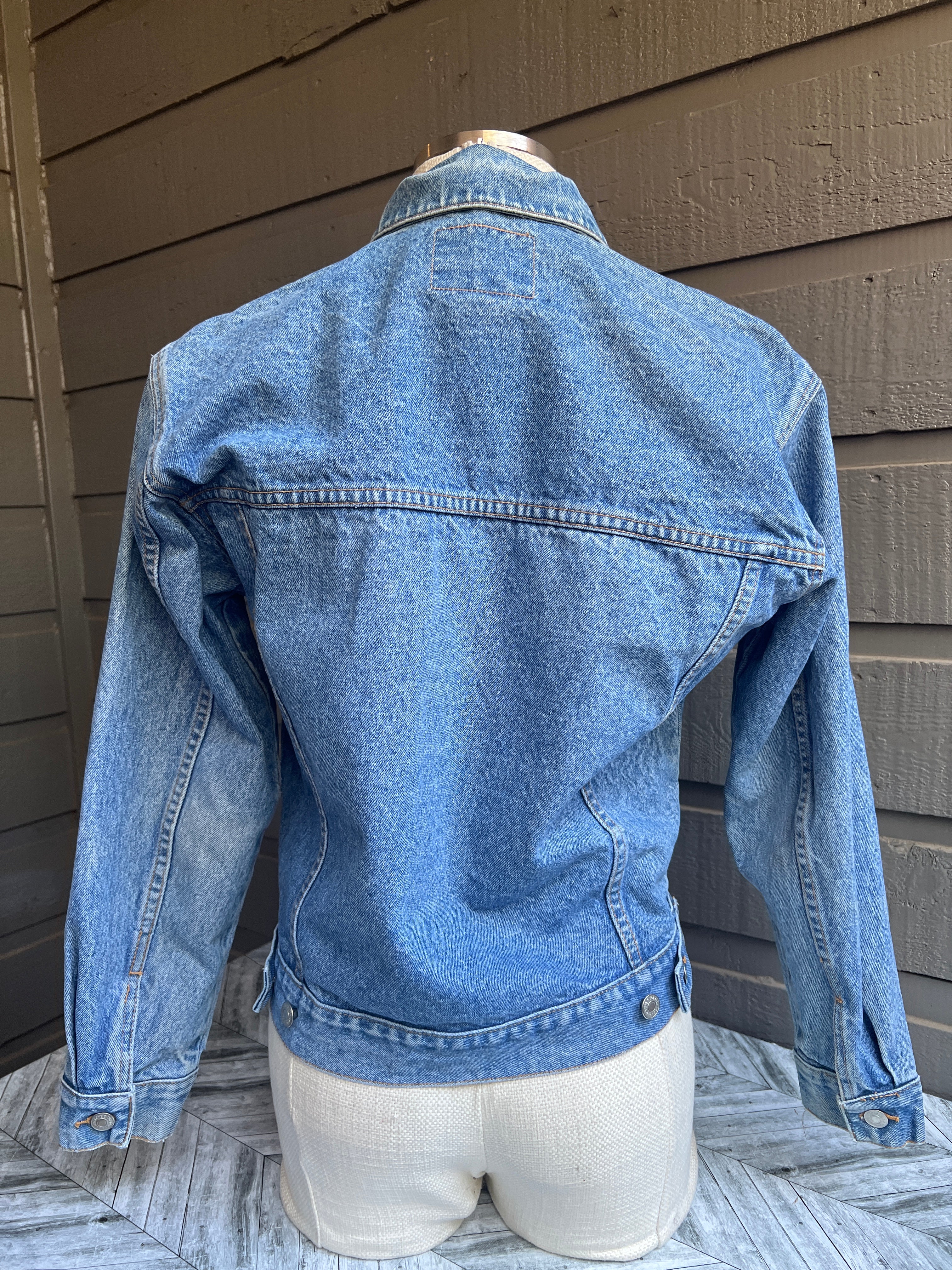 80s/90s Fitted Blue Denim Distressed Jean Jacket By Jordache - Image 8
