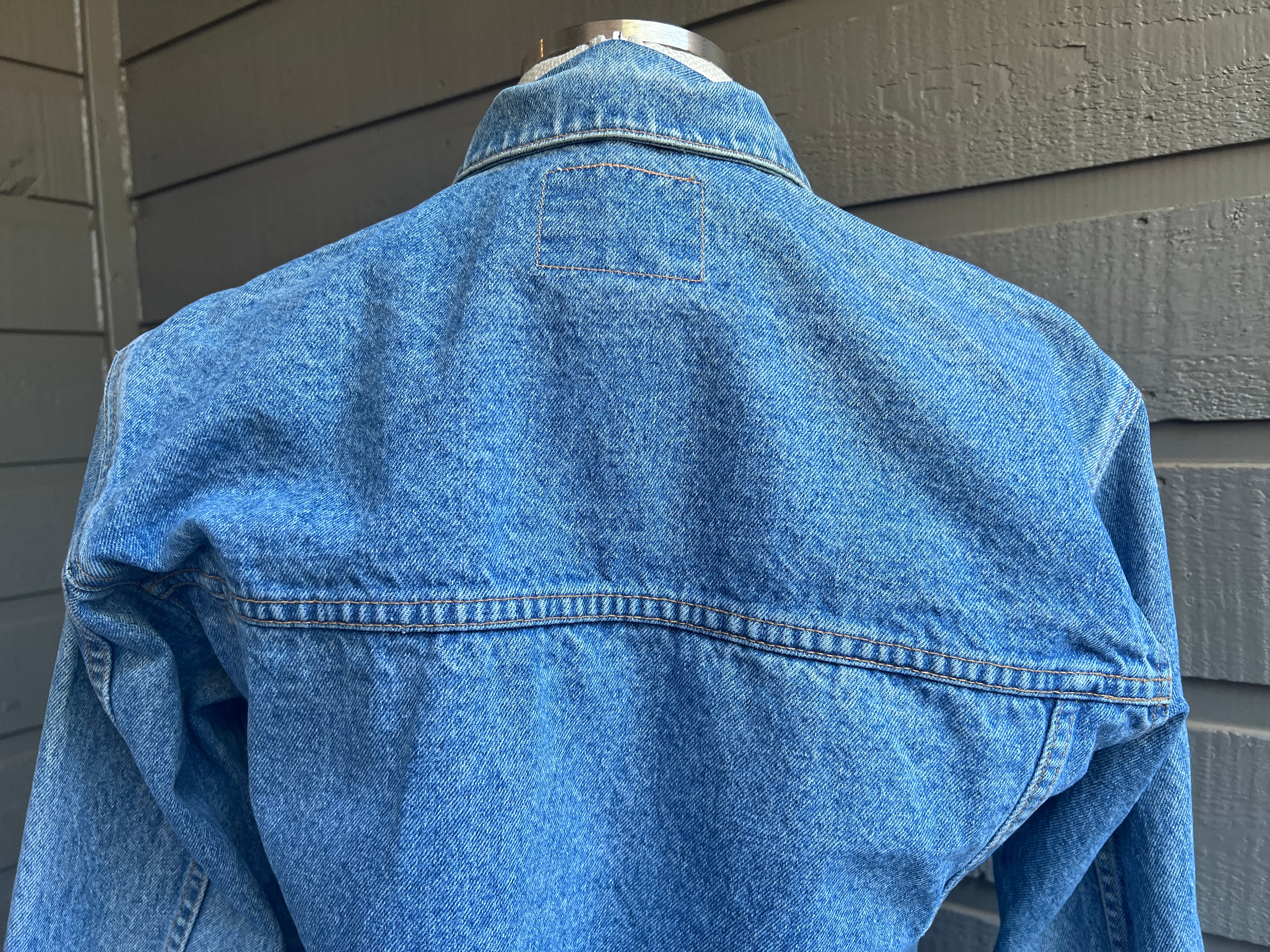 80s/90s Fitted Blue Denim Distressed Jean Jacket By Jordache - Image 9