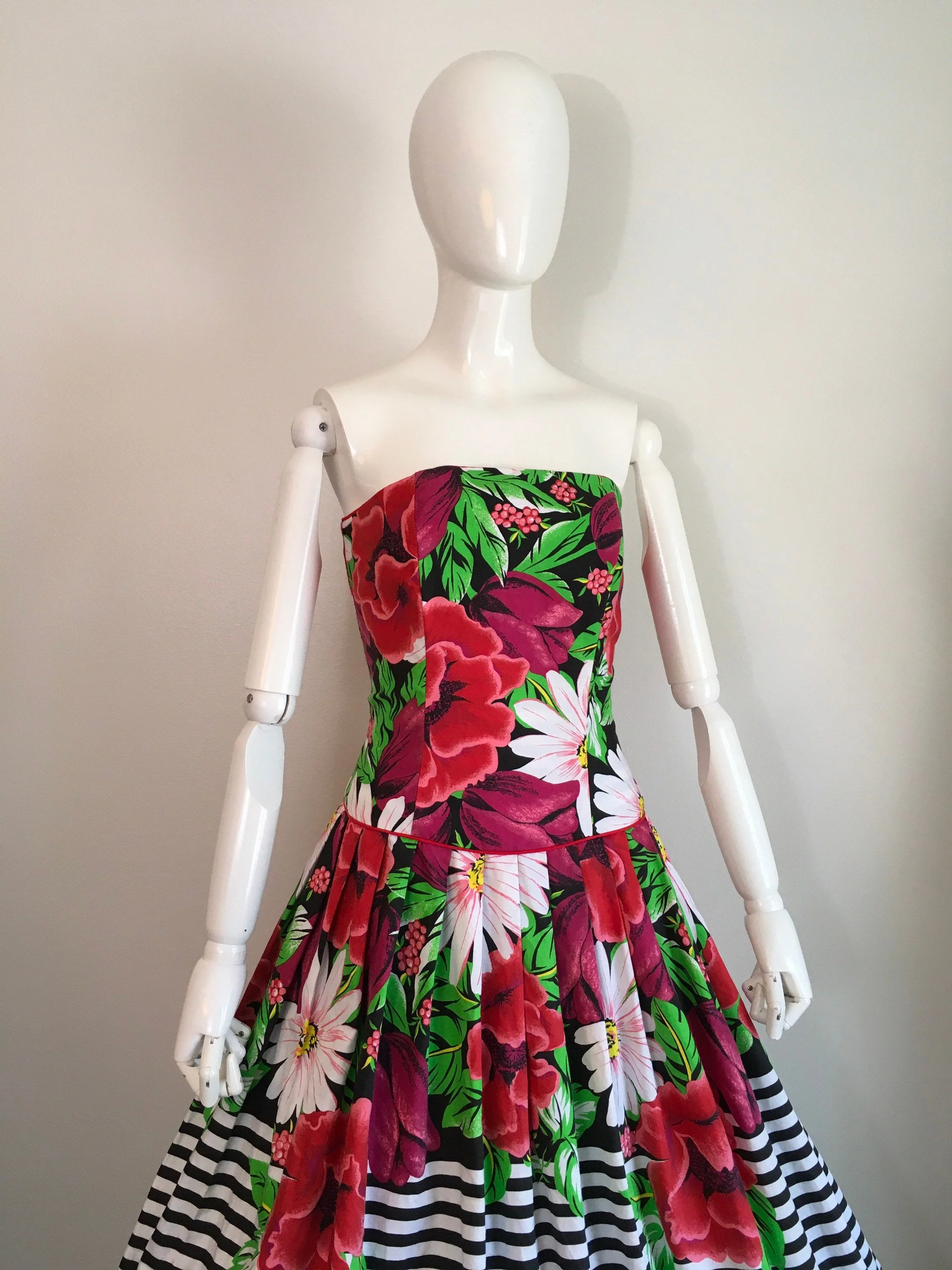 80's/90's Floral Border Print Strapless Party Dress by Antonia Collection - Image 5