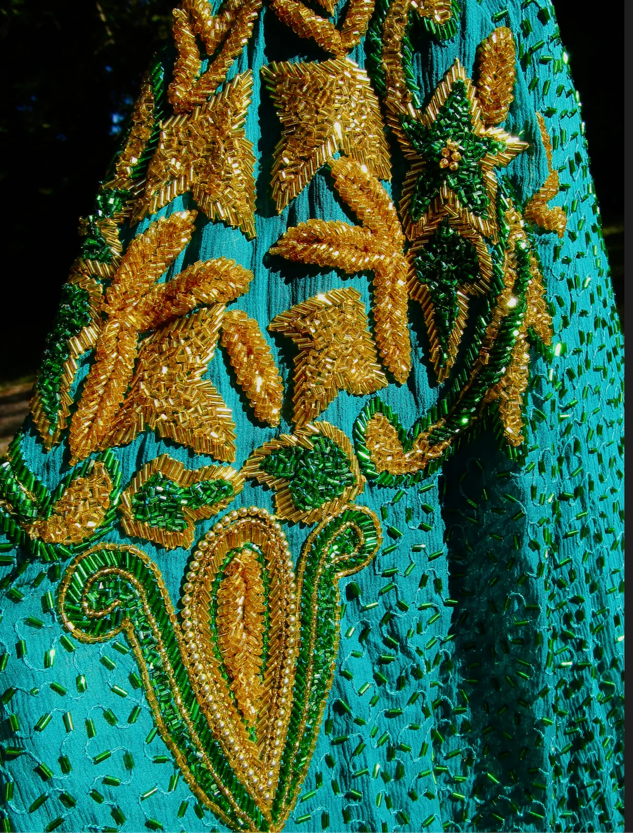 80s/90s Glittery Beaded Teal Peacock Blue Silk Gown By Vinnie - Image 7