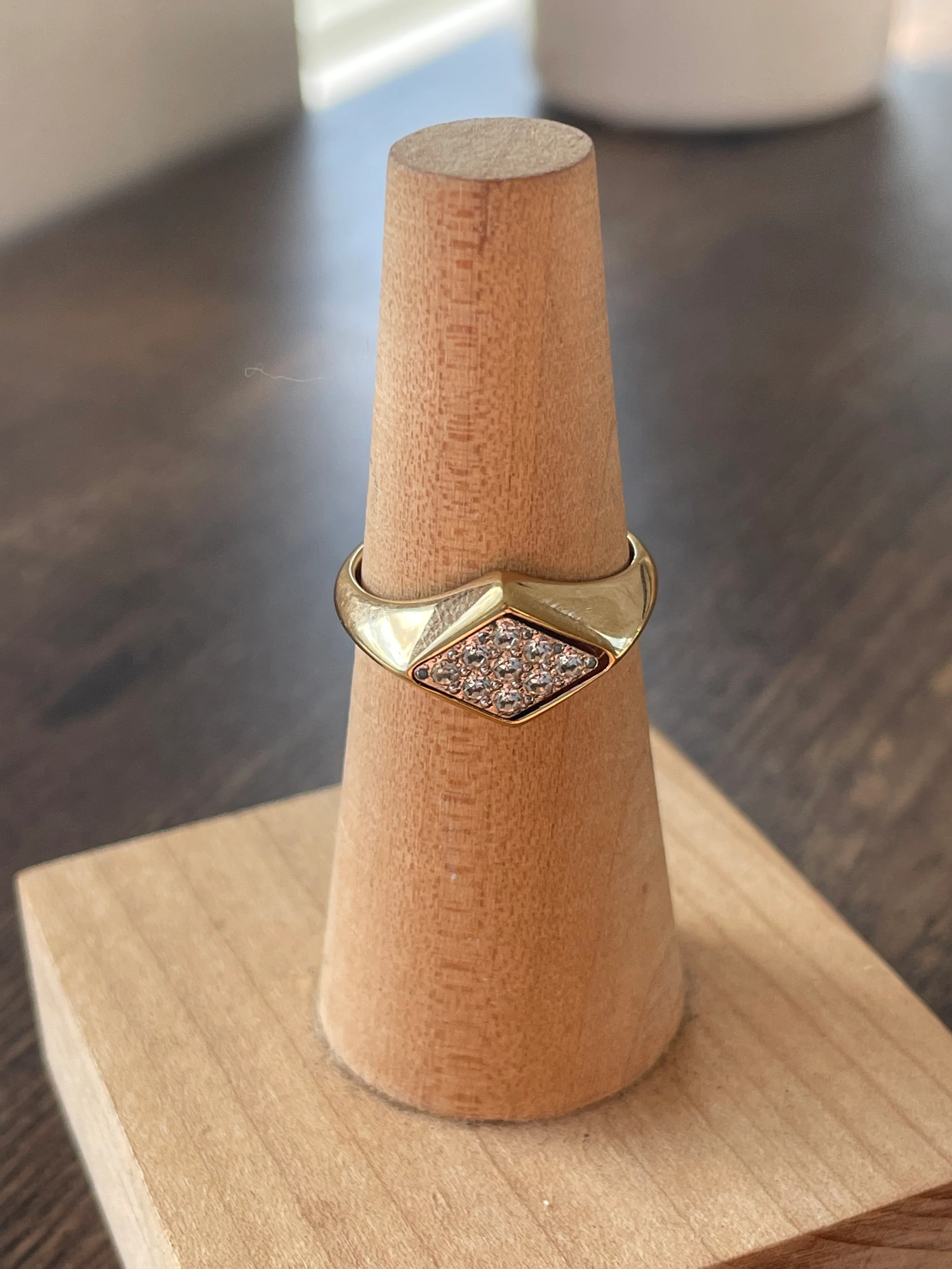 80s/90s Gold Plated Cz Rhinestone Ring By Avon - Image 4