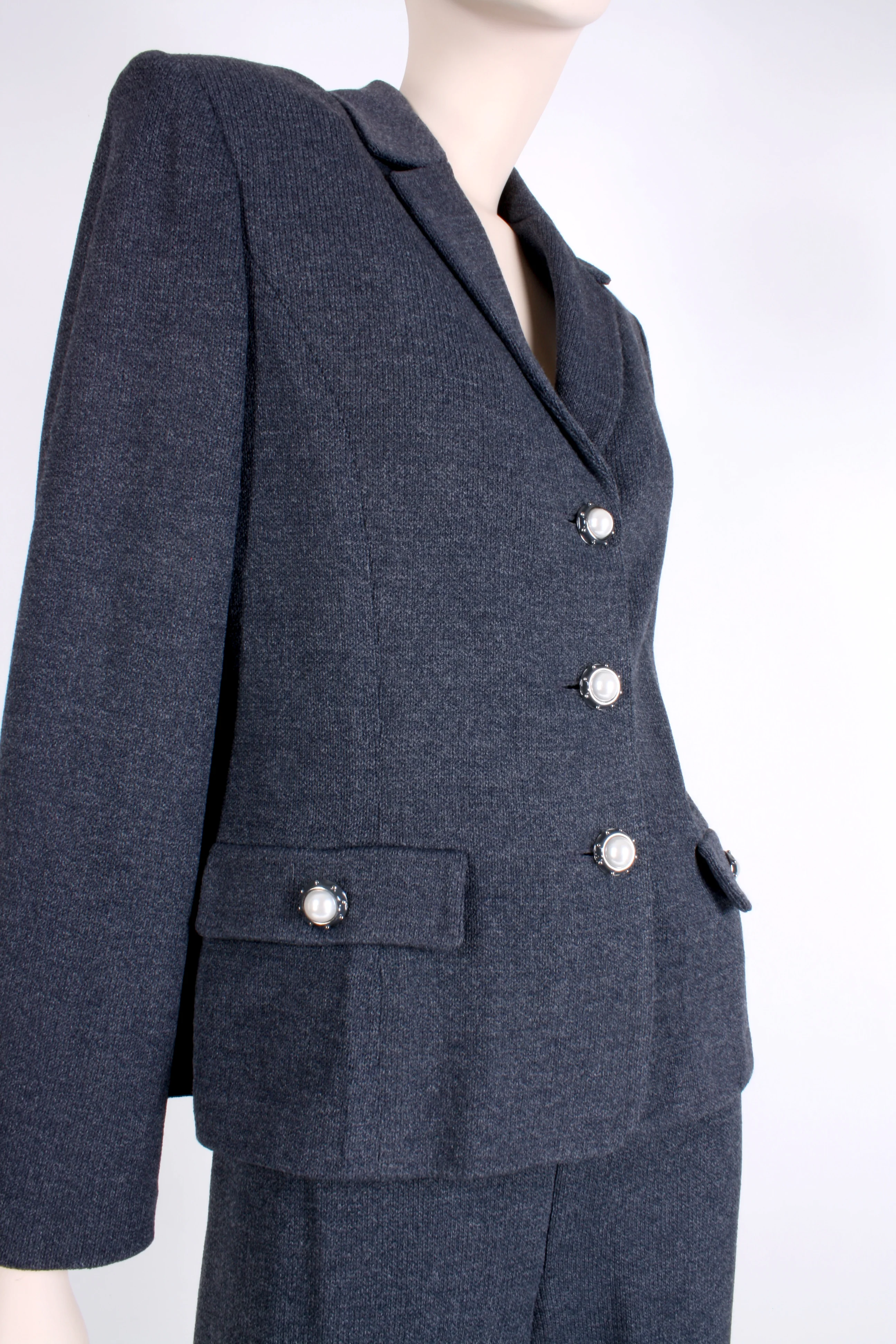 80s/90s Gray Santana Knit Blazer Jacket Top Pant Suit Set By St. John Collection - Image 6