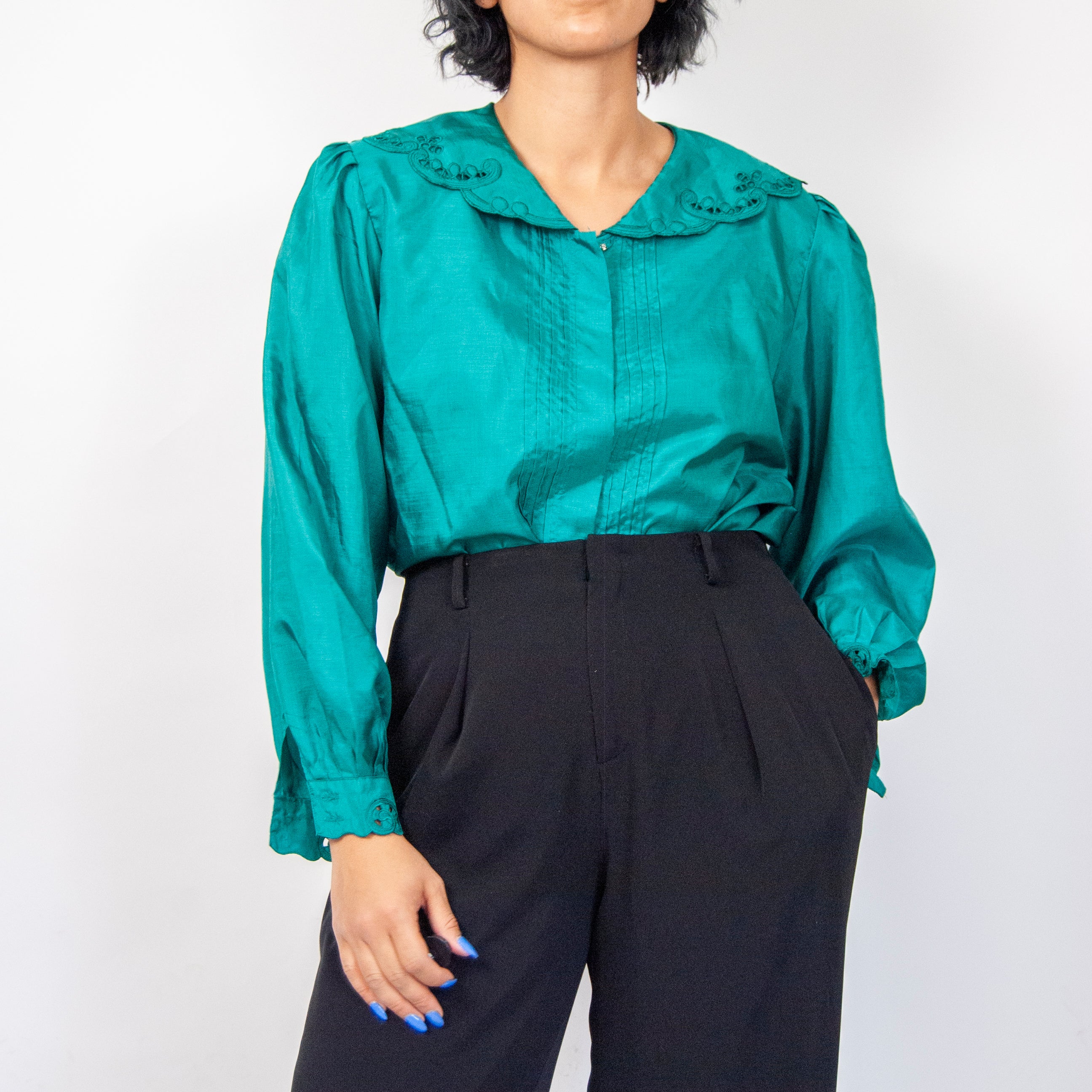 80s/90s Green Eyelet Collar Button Down Blouse By Karen Scott - Image 3