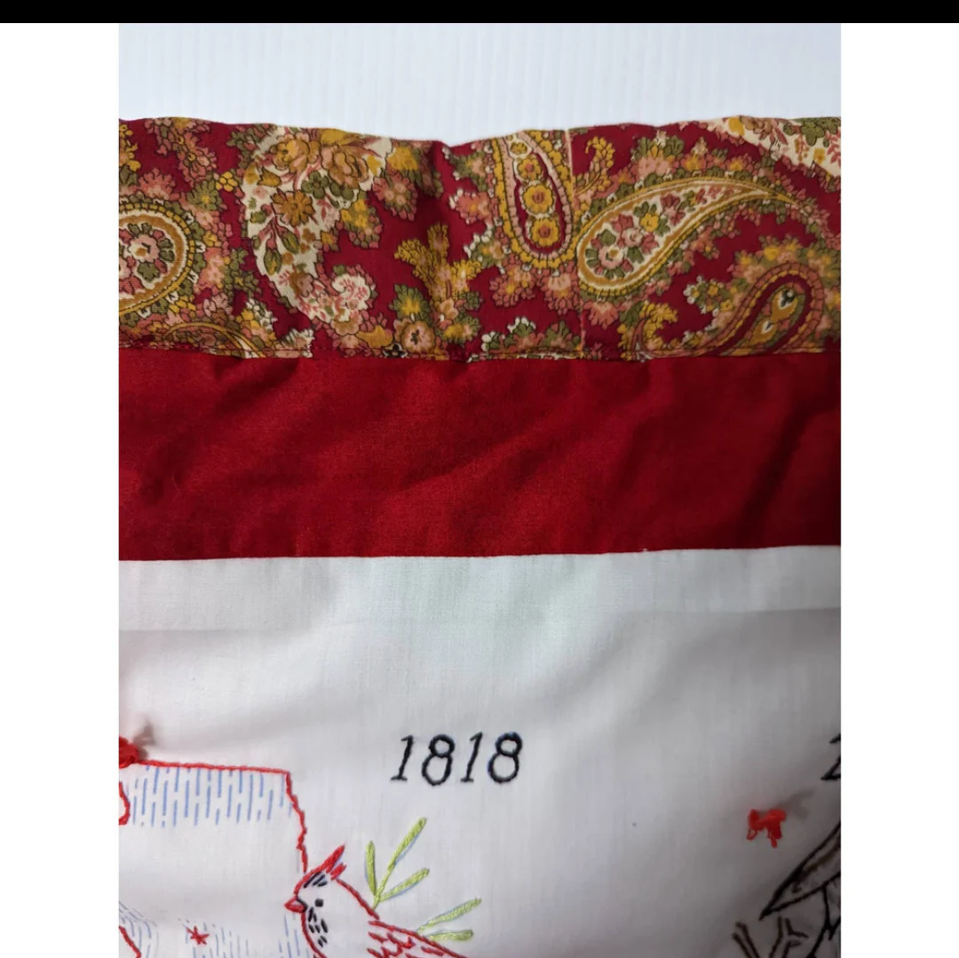 80s/90s Handmade Quilt Embroidered 50 States - Image 10