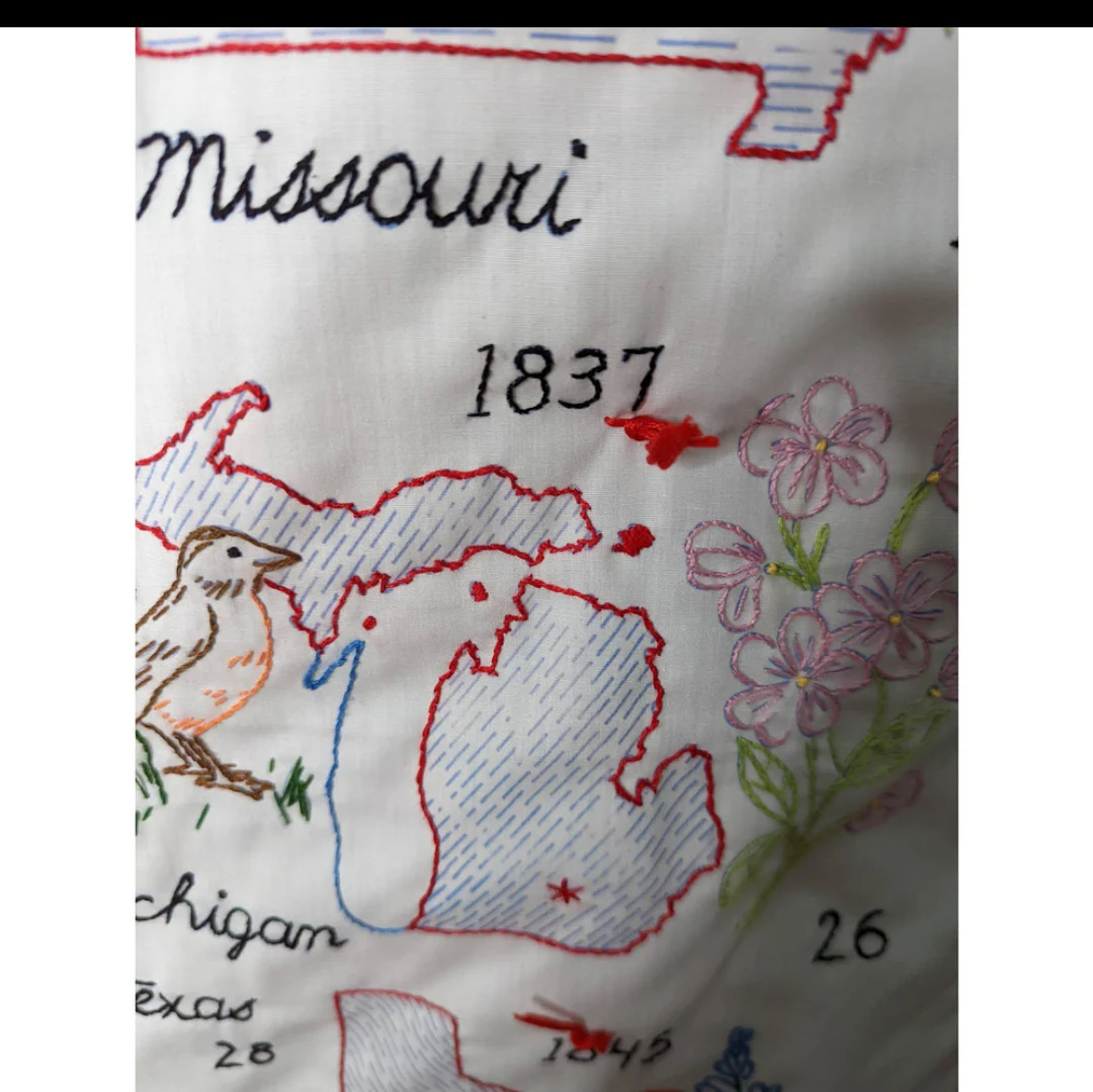 80s/90s Handmade Quilt Embroidered 50 States - Image 8