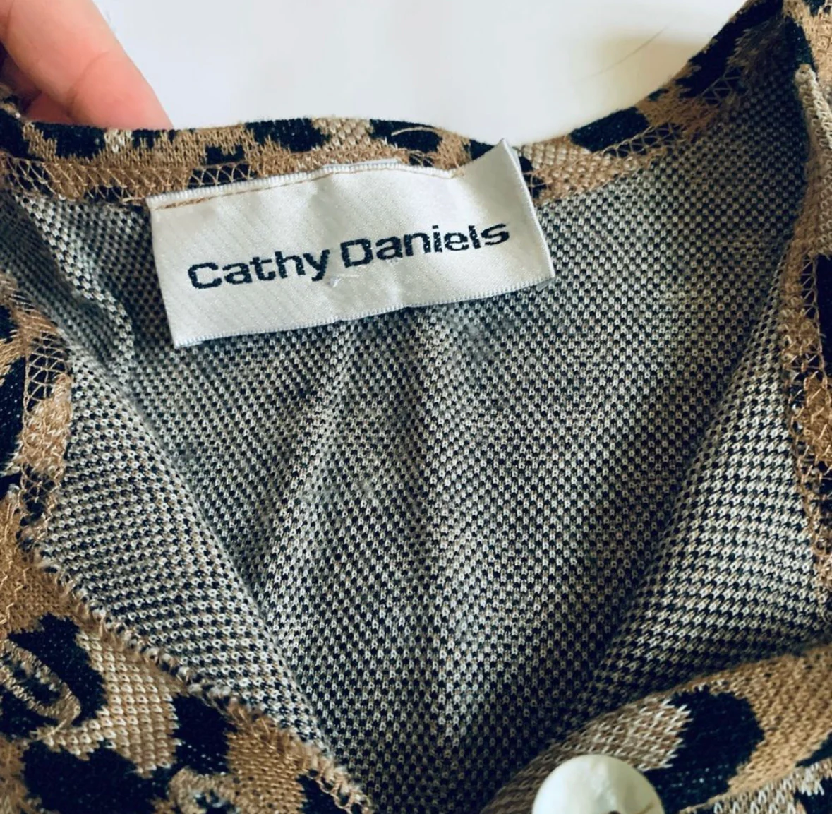 80s/90s Leopard Print Long Sleeve Henley Top By Cathy Daniels - Image 5