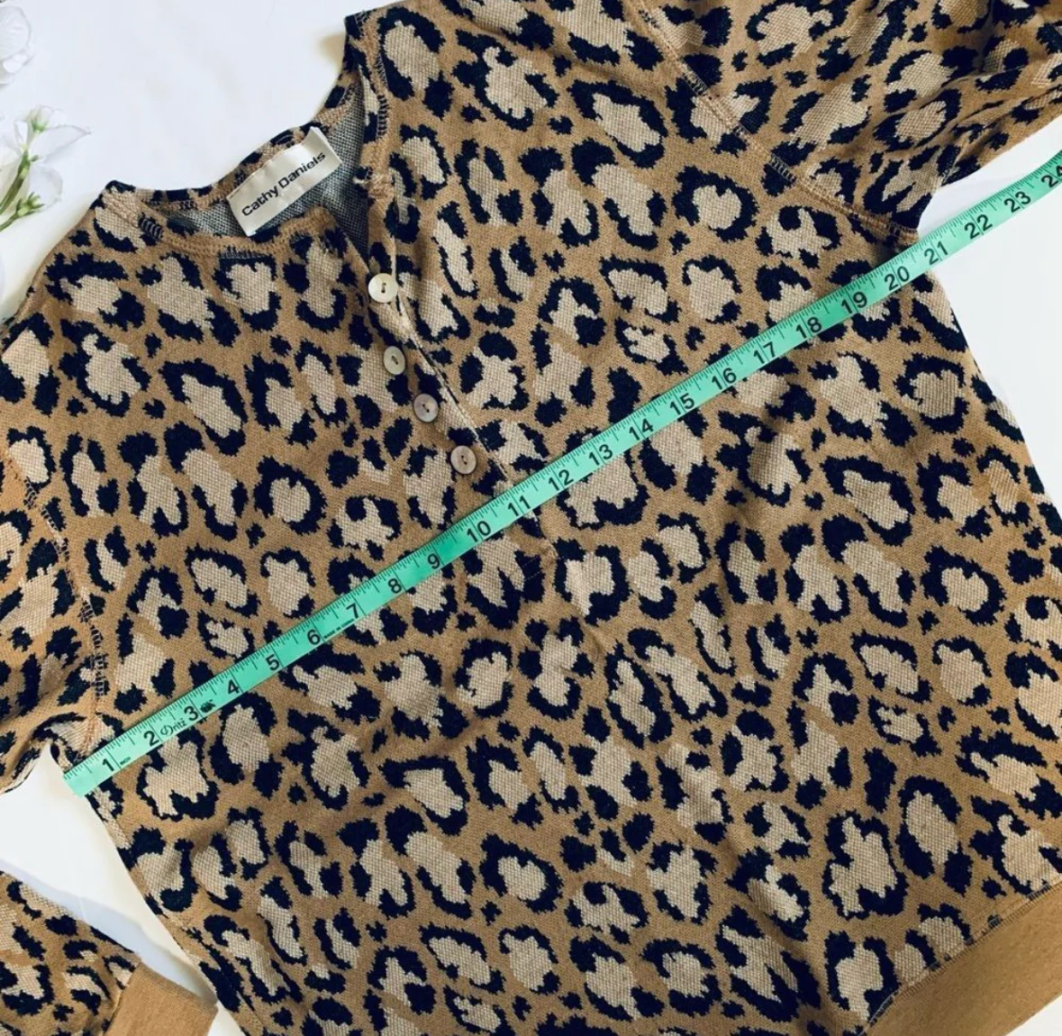 80s/90s Leopard Print Long Sleeve Henley Top By Cathy Daniels - Image 7