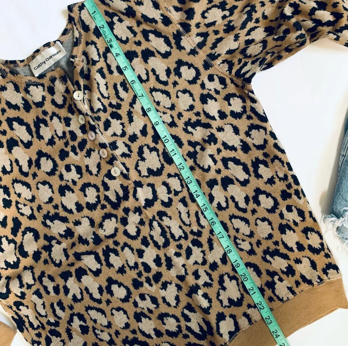 80s/90s Leopard Print Long Sleeve Henley Top By Cathy Daniels - Image 8