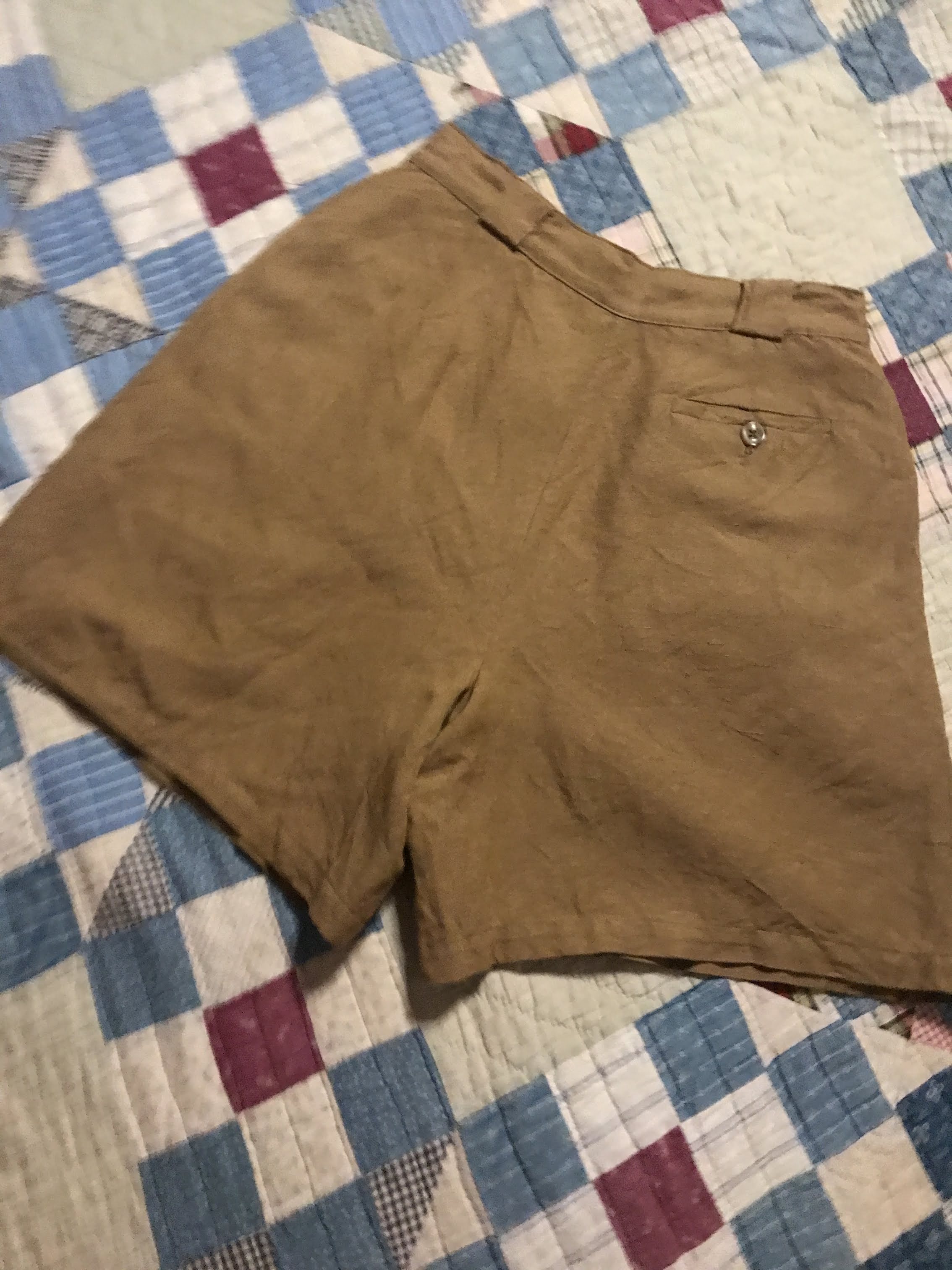 80s/90s Linen Blend High Waisted Pleated Khaki Shorts By Giorgio Sant Angelo - Image 11