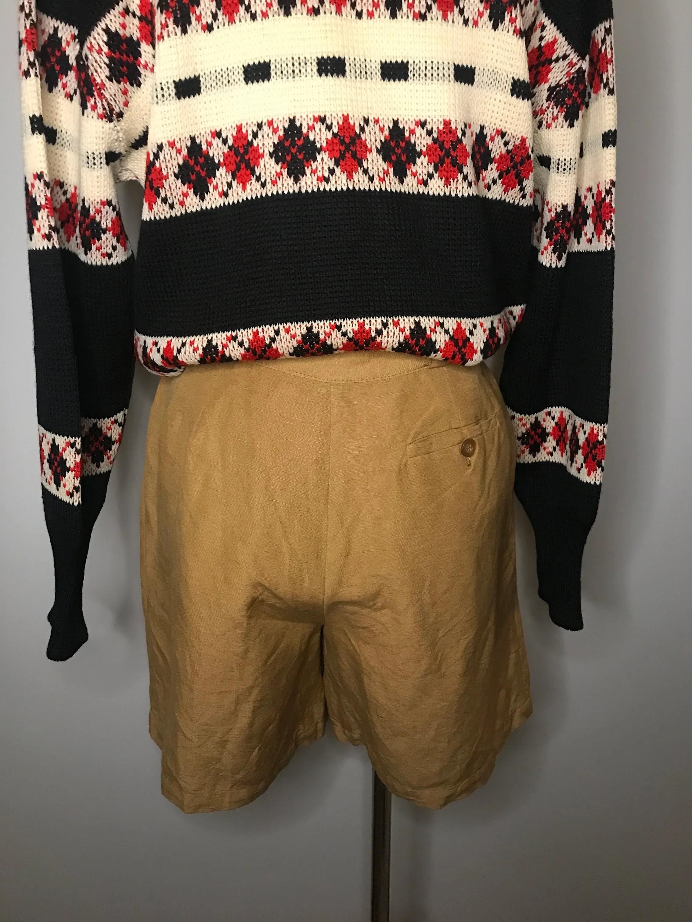 80s/90s Linen Blend High Waisted Pleated Khaki Shorts By Giorgio Sant Angelo - Image 5