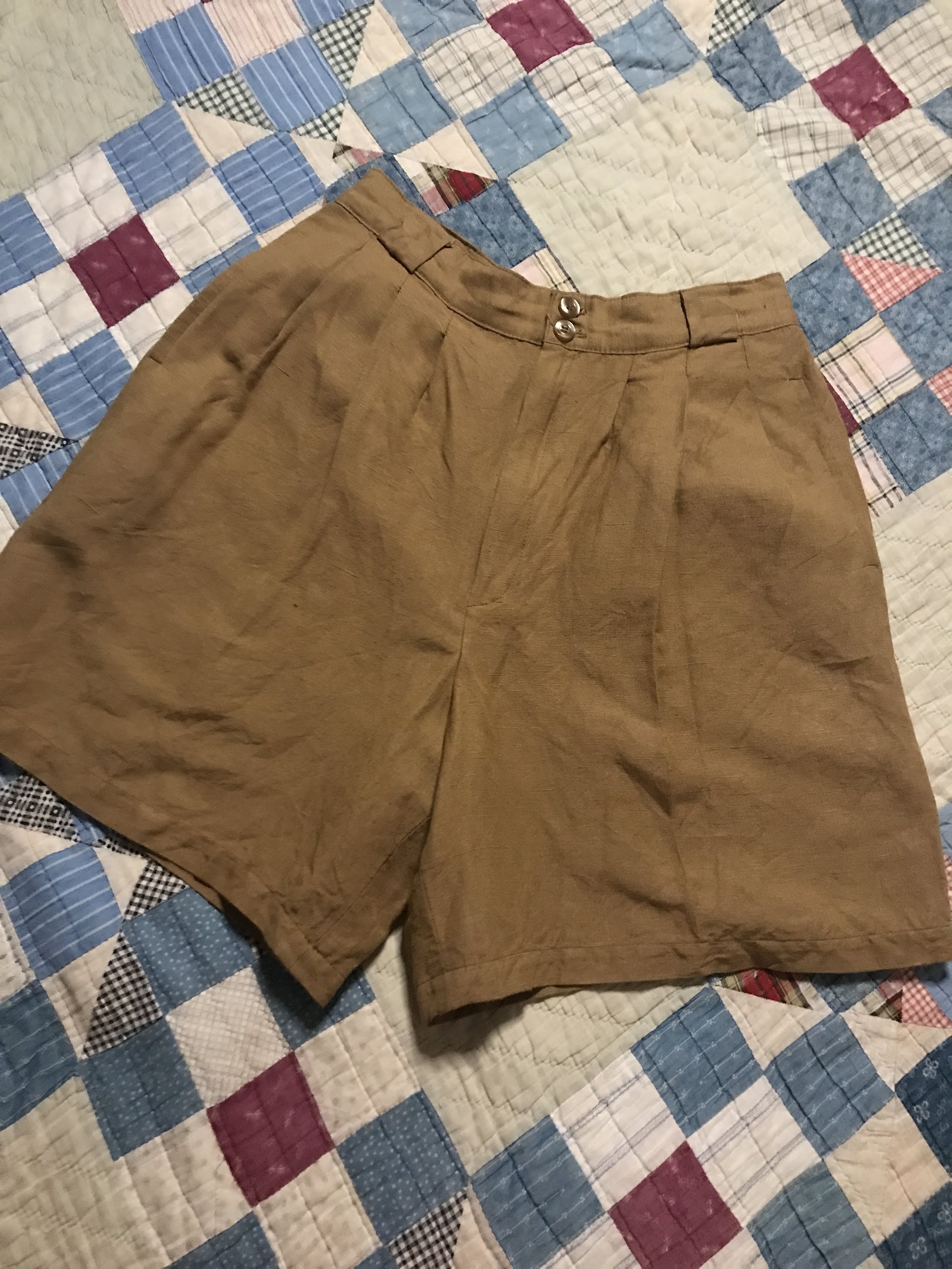 80s/90s Linen Blend High Waisted Pleated Khaki Shorts By Giorgio Sant Angelo - Image 8