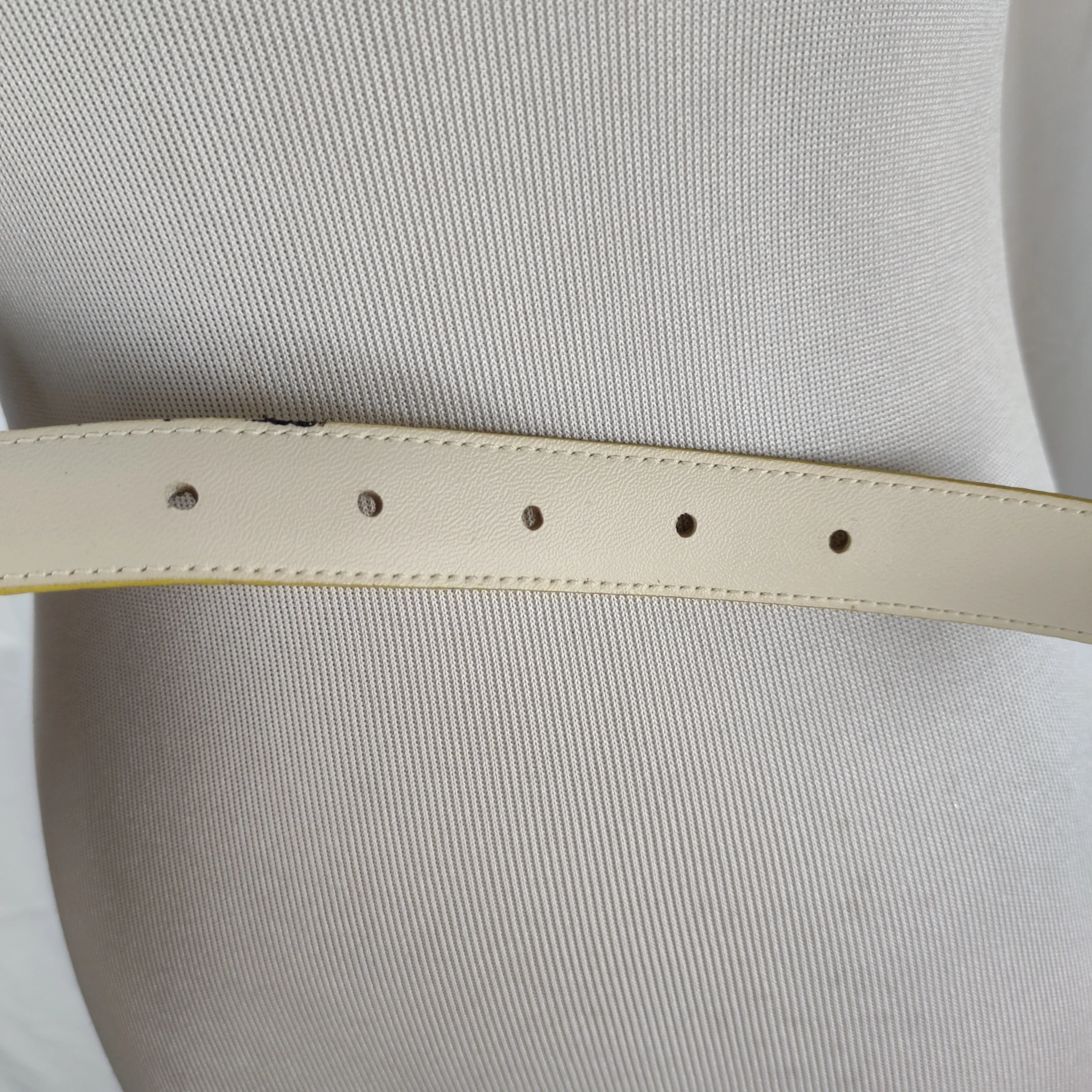80s/90s Metallic Gold Slim Snakeskin Leather Belt - Image 16