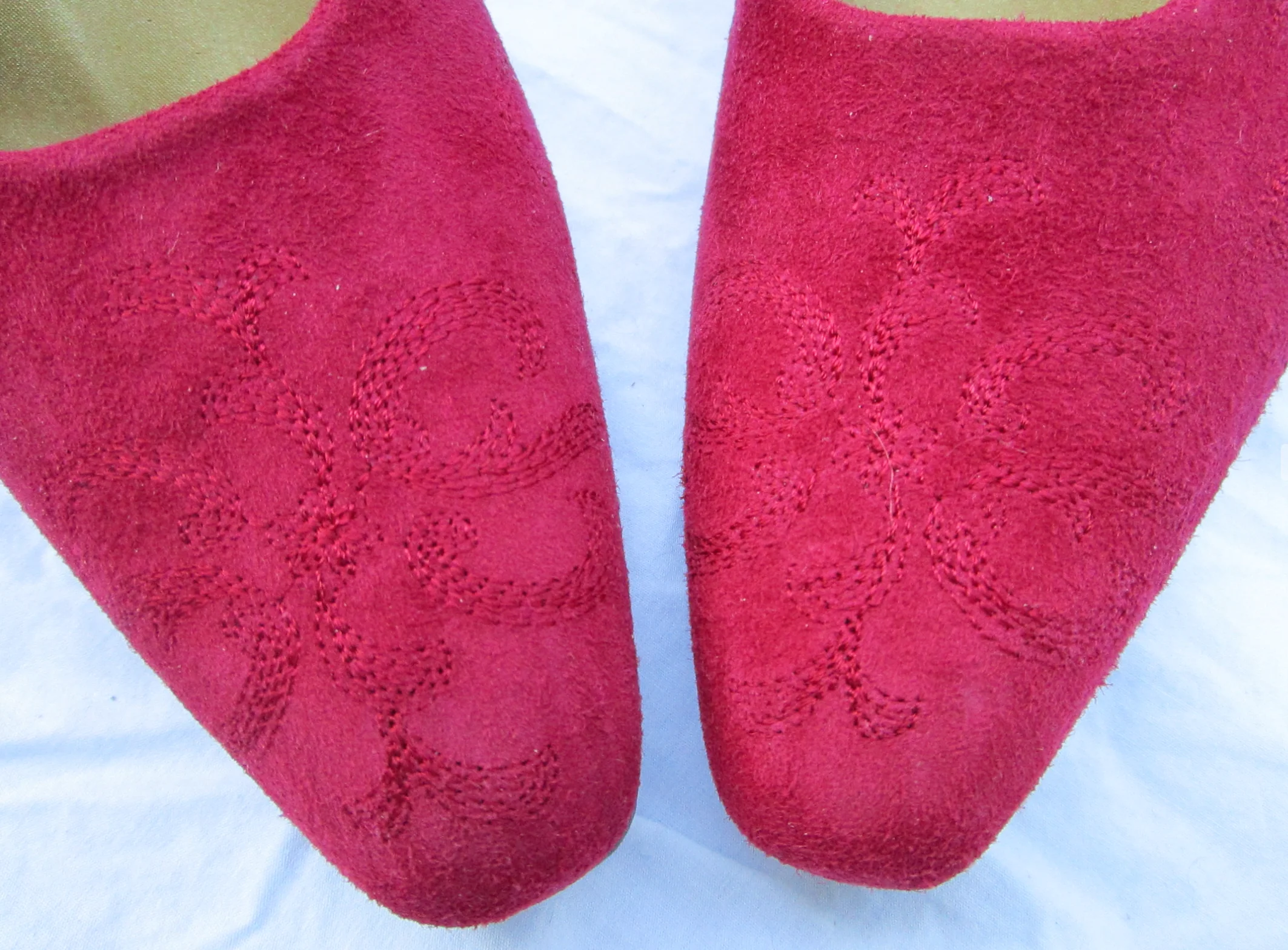 80s/90s Red Suede Shoes With Louis Heels Unworn N I B Deco By Kenneth Cole - Image 5