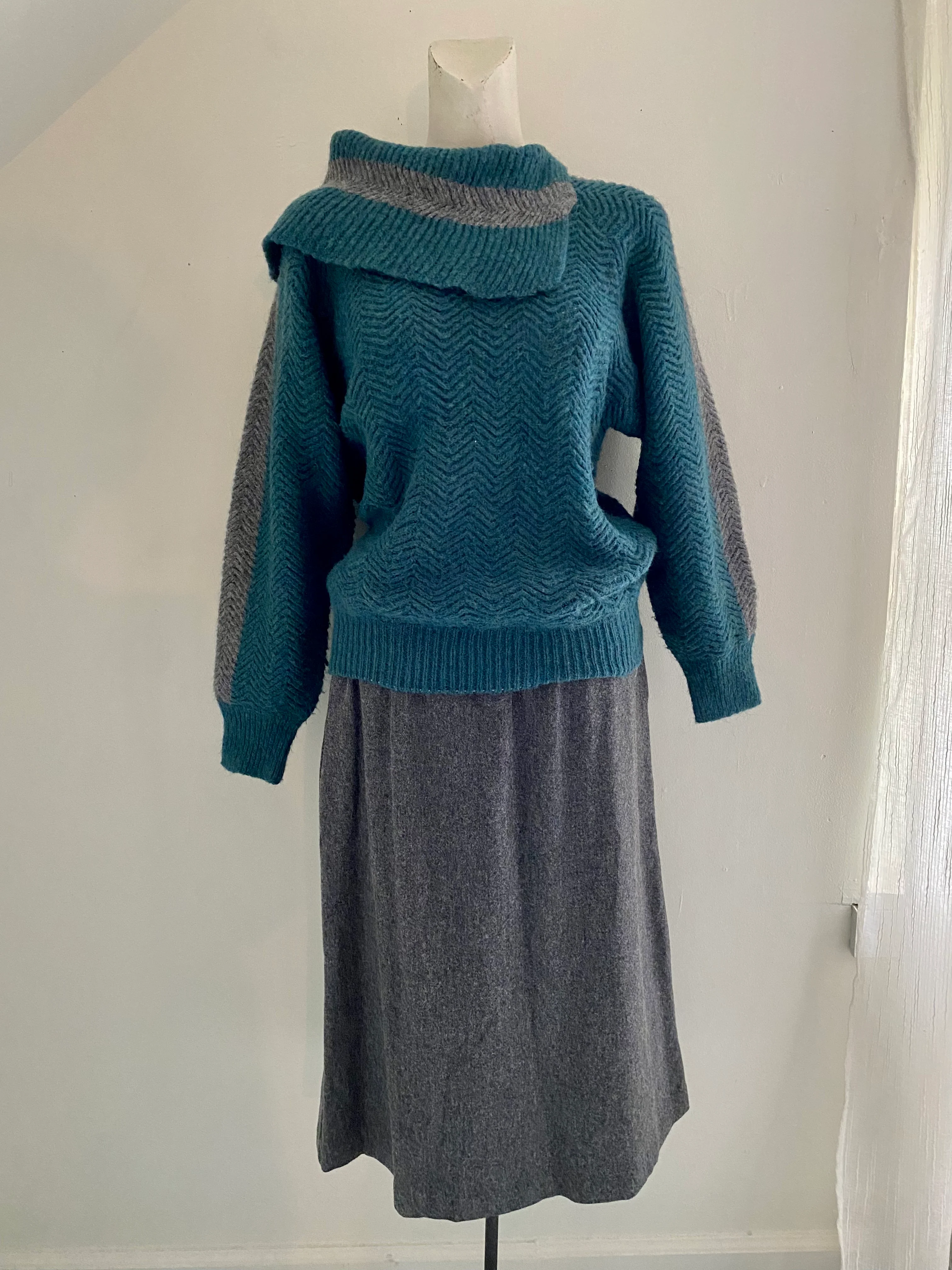 80s/90s Not-quite-cowl-neck Cozy Knit Sweater By Harvé Benard - Image 3