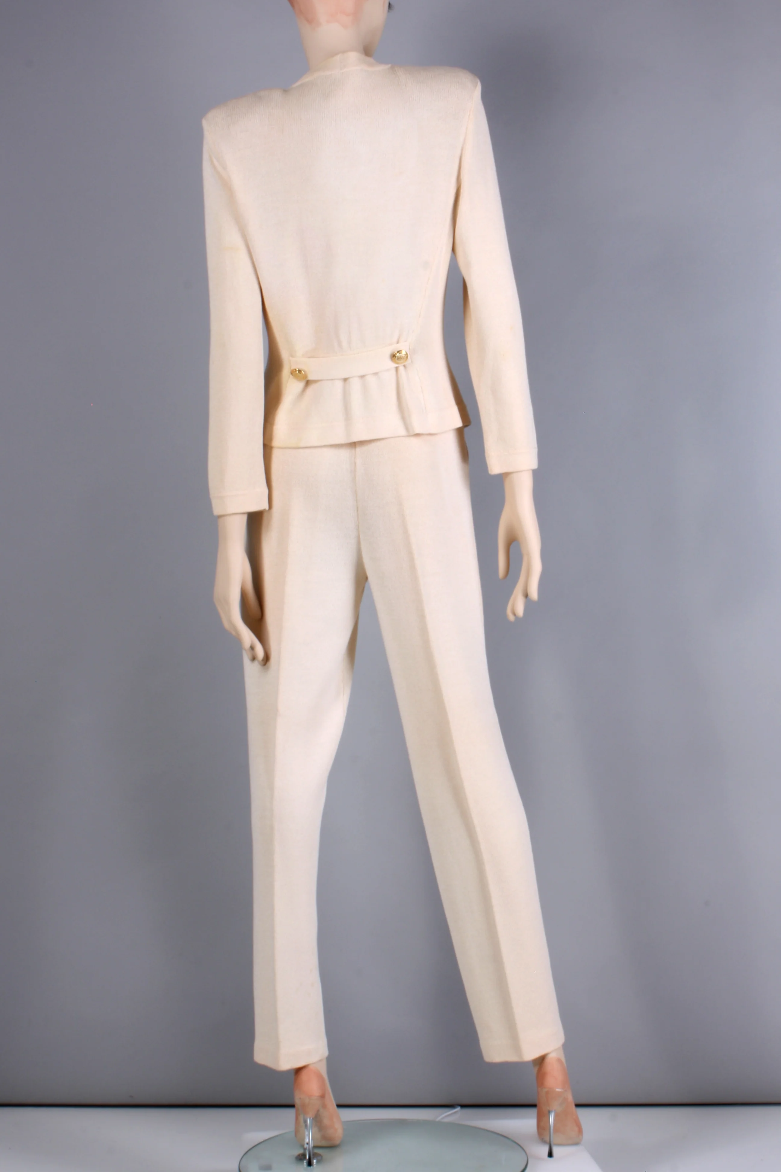 80s/90s Off White Santana Knit Cardigan Top Pant Suit Set By St. John - Image 9