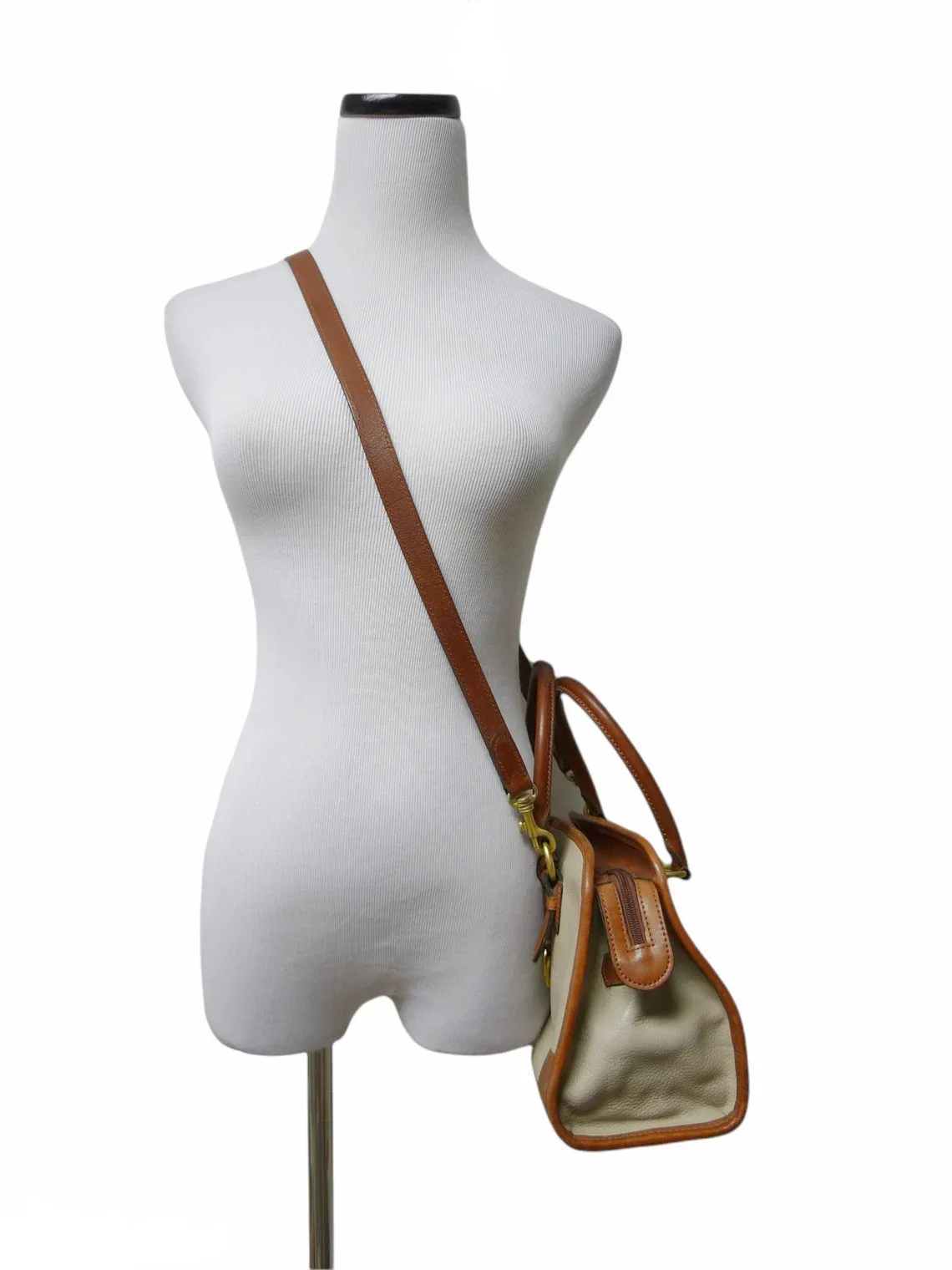 80s/90s Pebbled Leather Top Handle / Shoulder Bag By Leather Co. by Liz Claiborne - Image 6