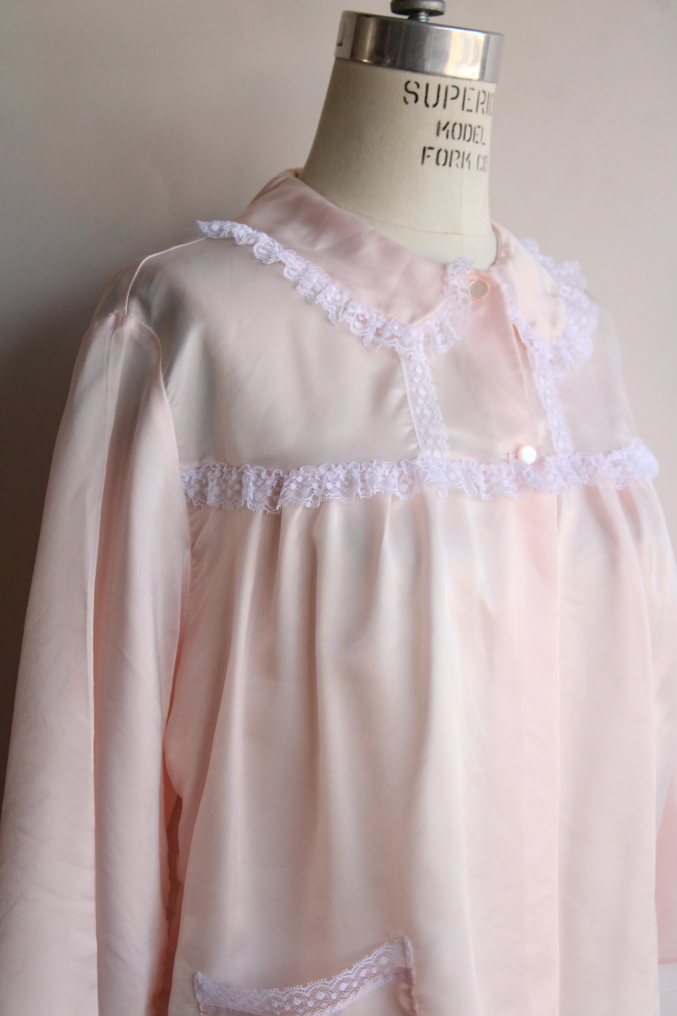80s/90s Pink Satin And Lace Bed Jacket By Nanette Undies - Image 7