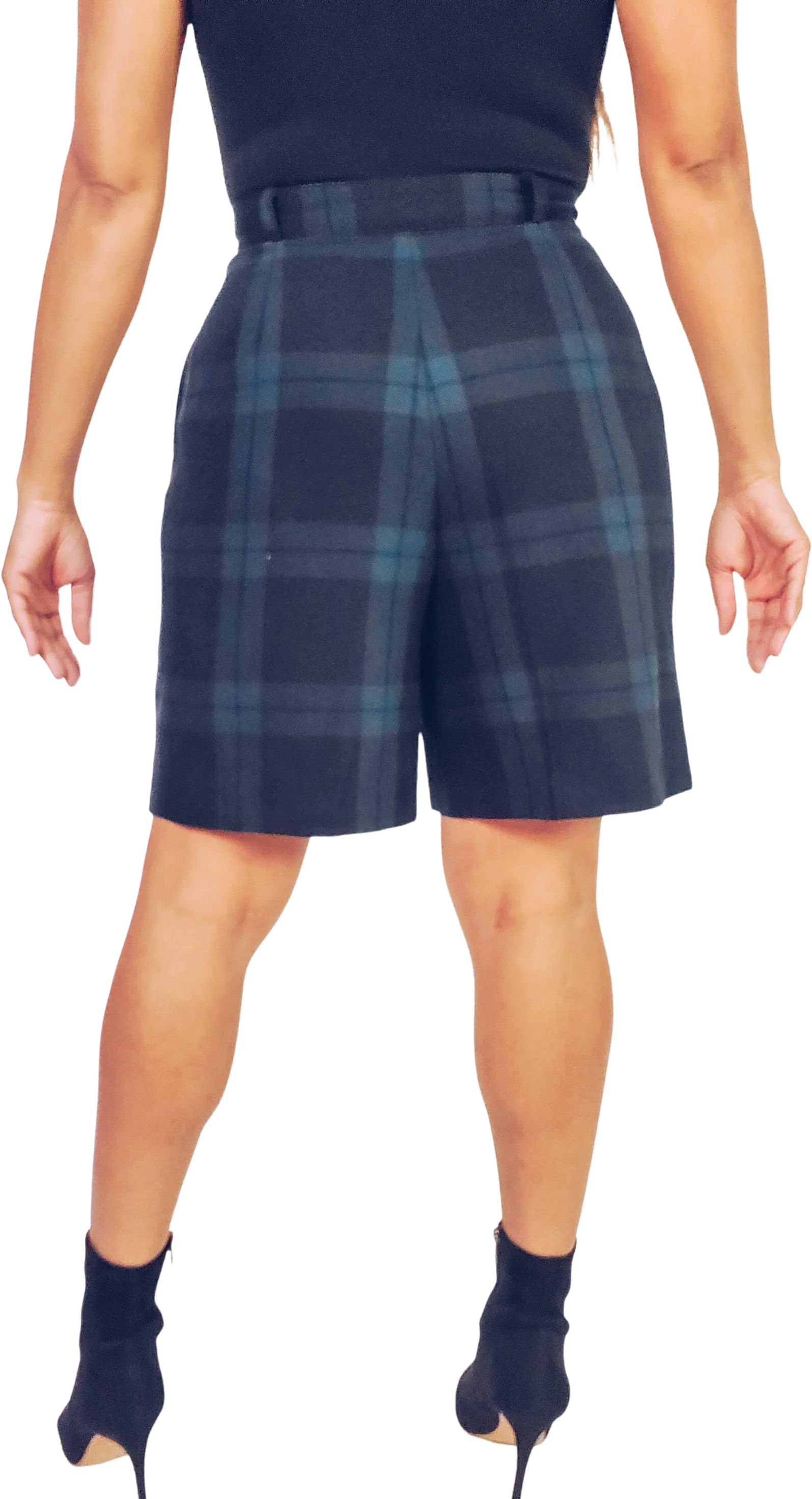 80s/90s Plaid Bermuda Shorts By Donnybrook - Image 2
