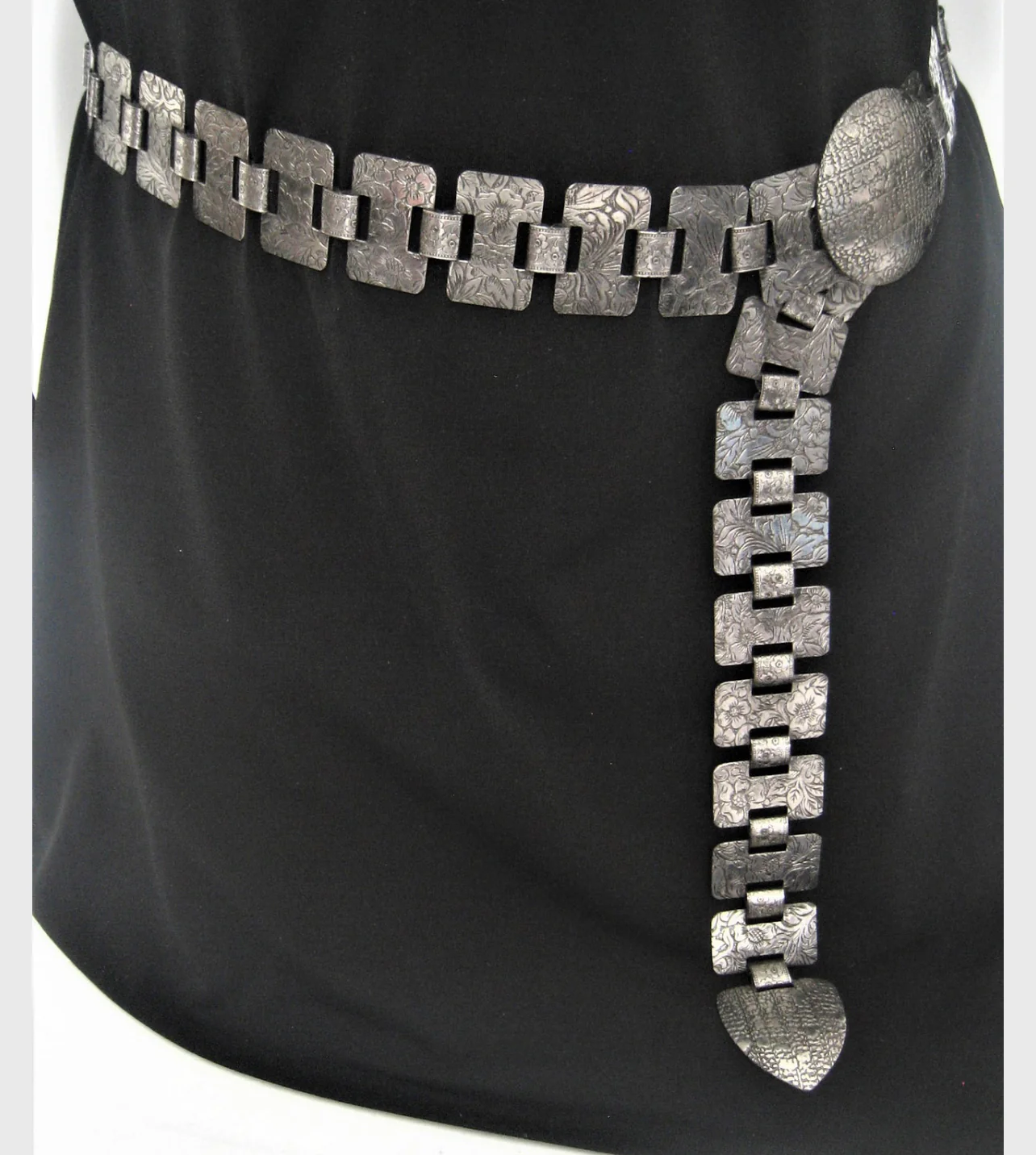 80s/90s Rare Floral Embossed Silver Link Bling Chain Belt By Sarah Cov - Image 4