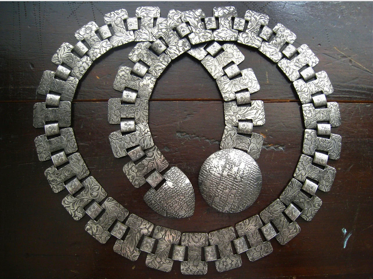 80s/90s Rare Floral Embossed Silver Link Bling Chain Belt By Sarah Cov - Image 5