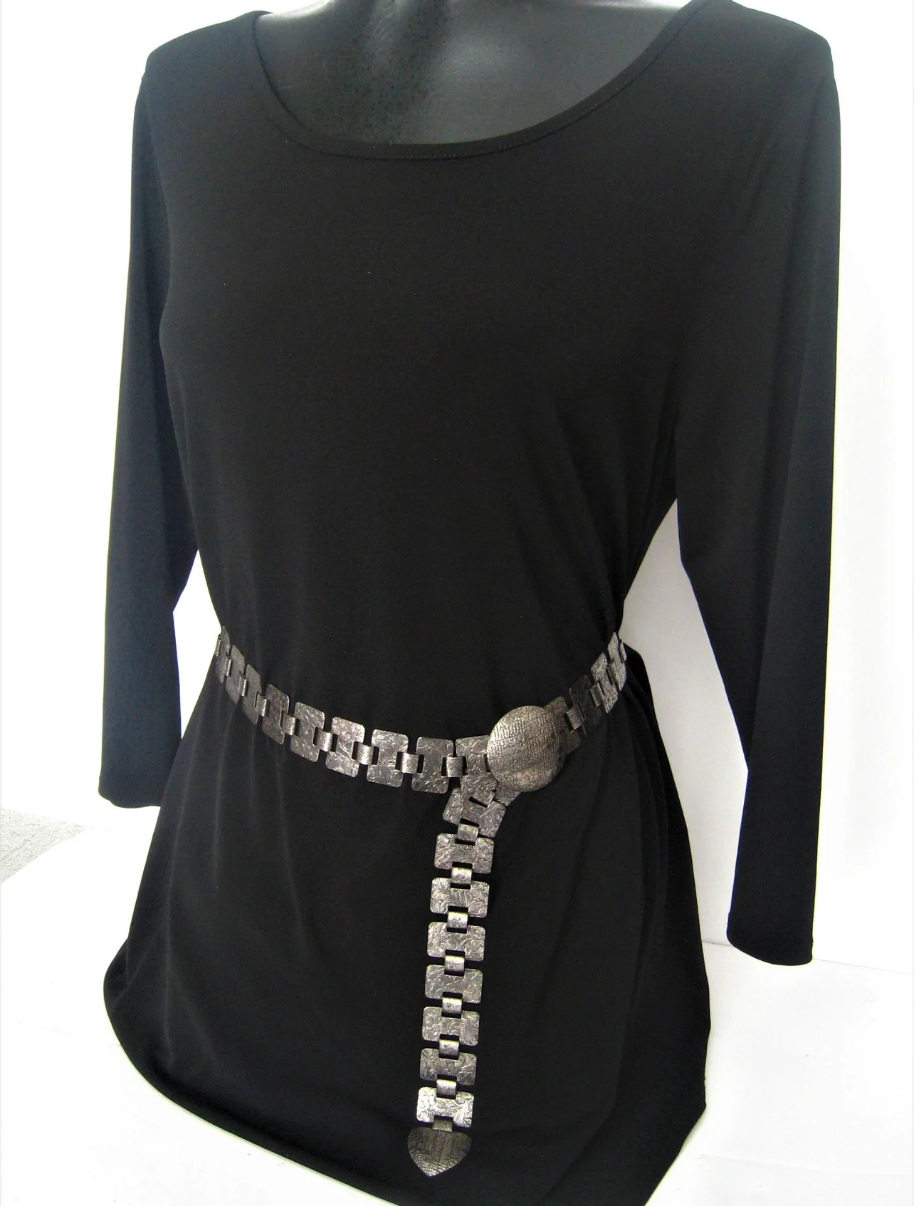 80s/90s Rare Floral Embossed Silver Link Bling Chain Belt By Sarah Cov - Image 6