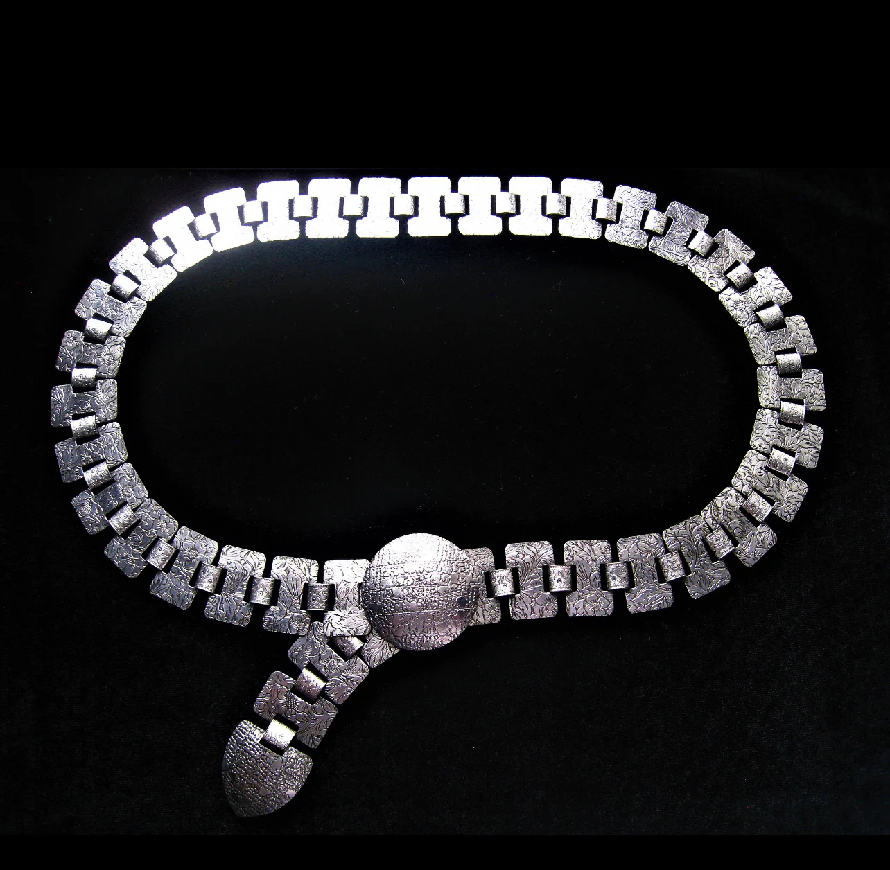 80s/90s Rare Floral Embossed Silver Link Bling Chain Belt By Sarah Cov - Image 8