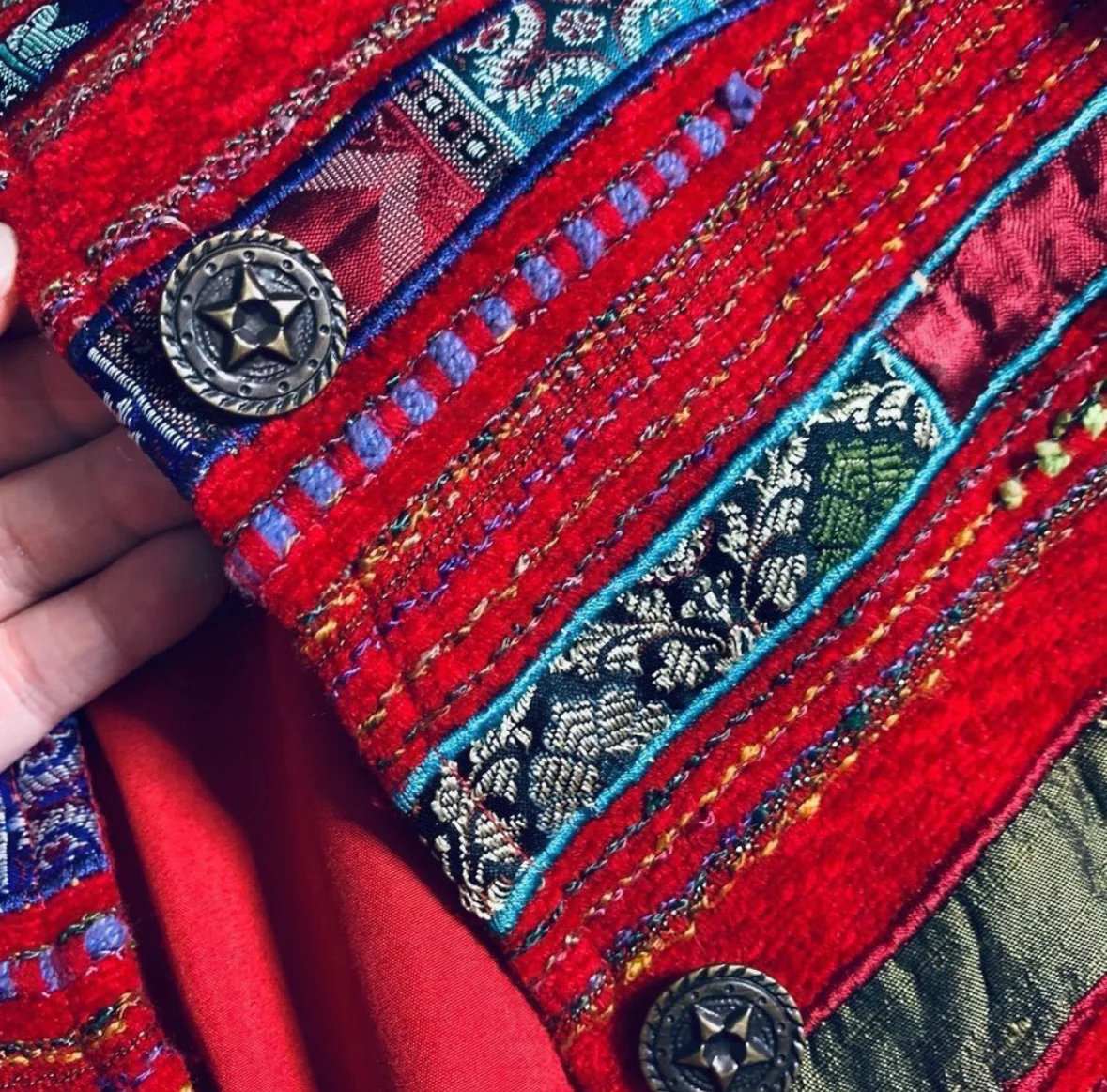 80s/90s Southwestern Mixed Print Star Button Red Blazer - Image 5