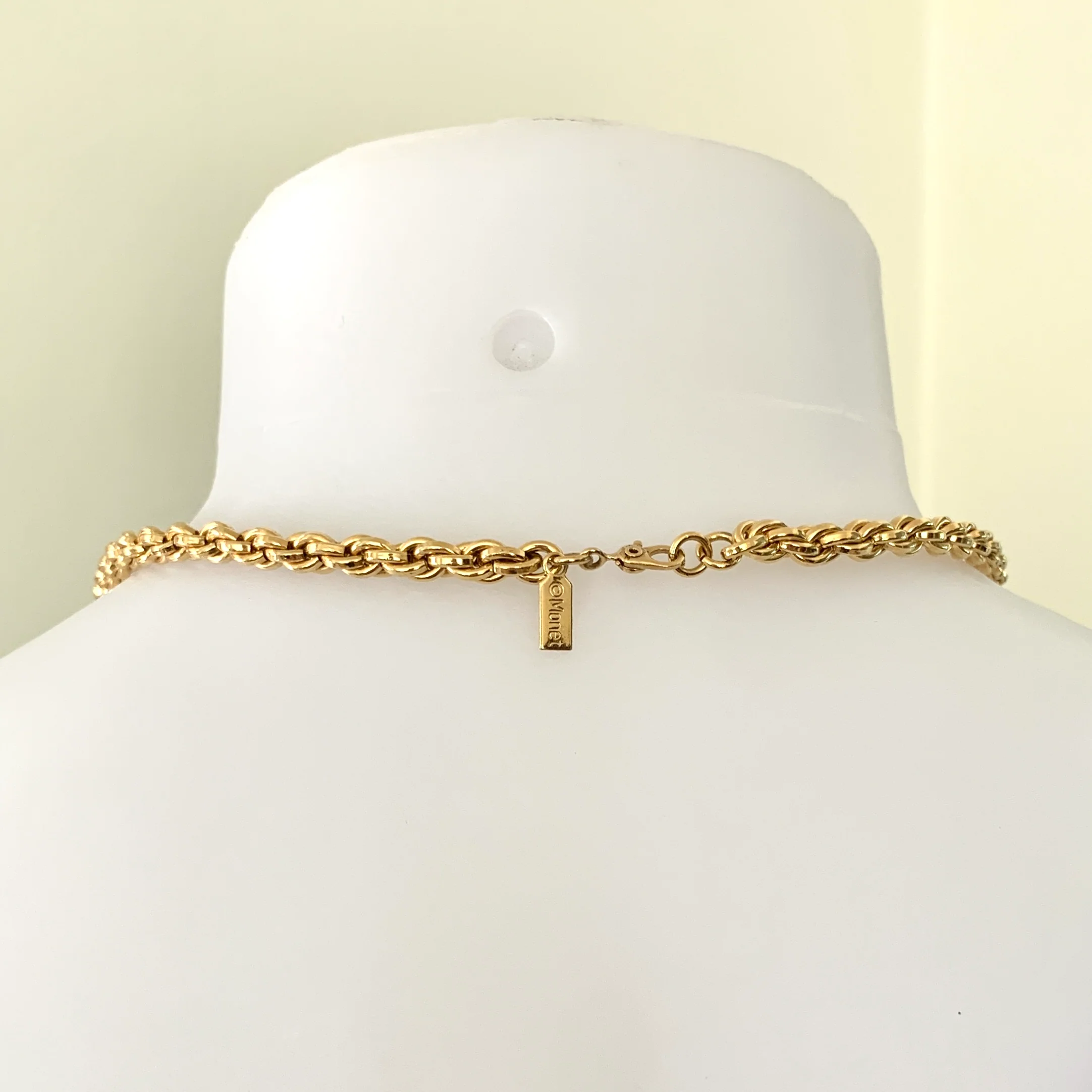 80s/90s Twisted Gold Plated Chain Link Necklace Signed By Monet - Image 4