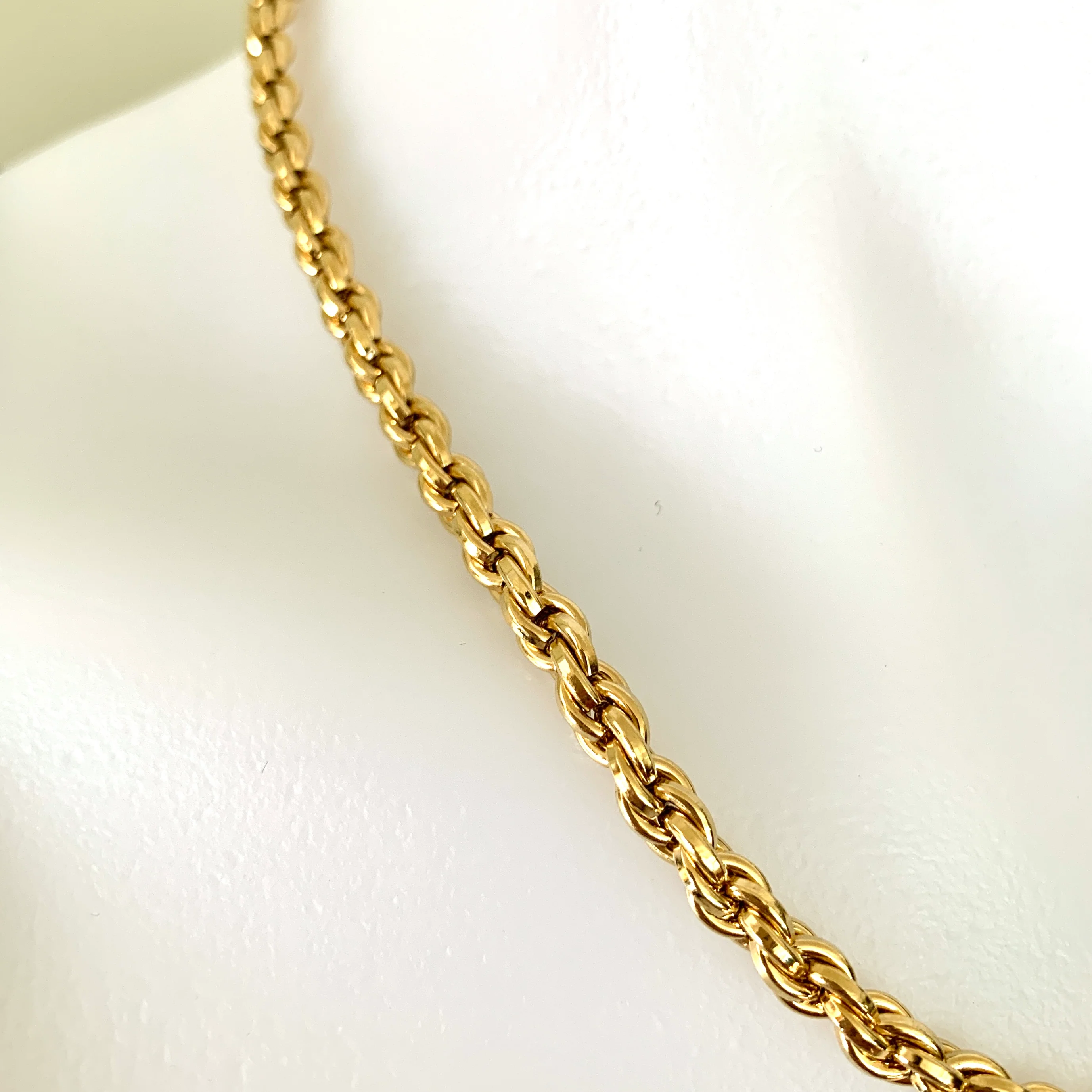 80s/90s Twisted Gold Plated Chain Link Necklace Signed By Monet - Image 6