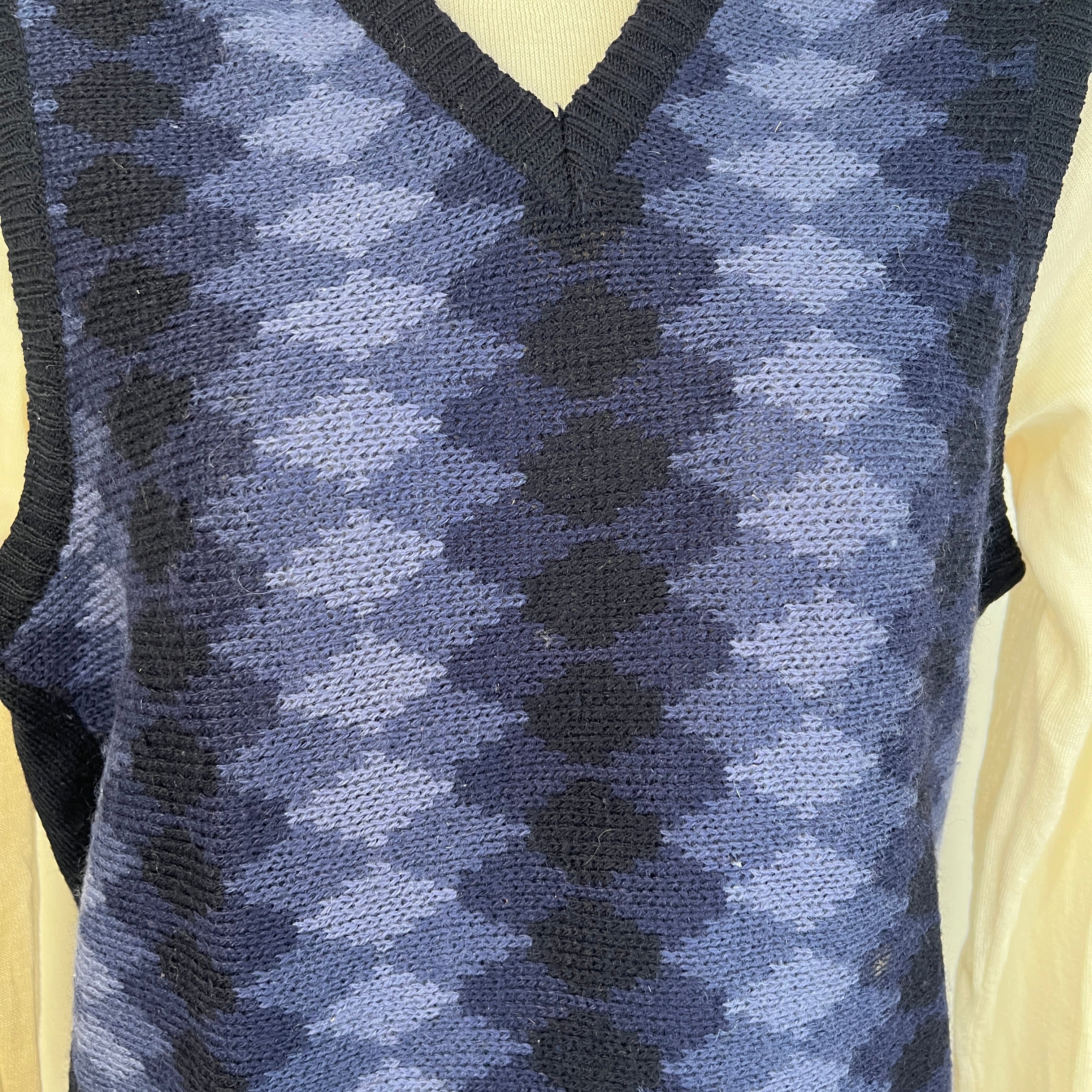 80s/90s Unisex Ombre Geometric Sweater Vest Preppy By Illums Bolighus - Image 3