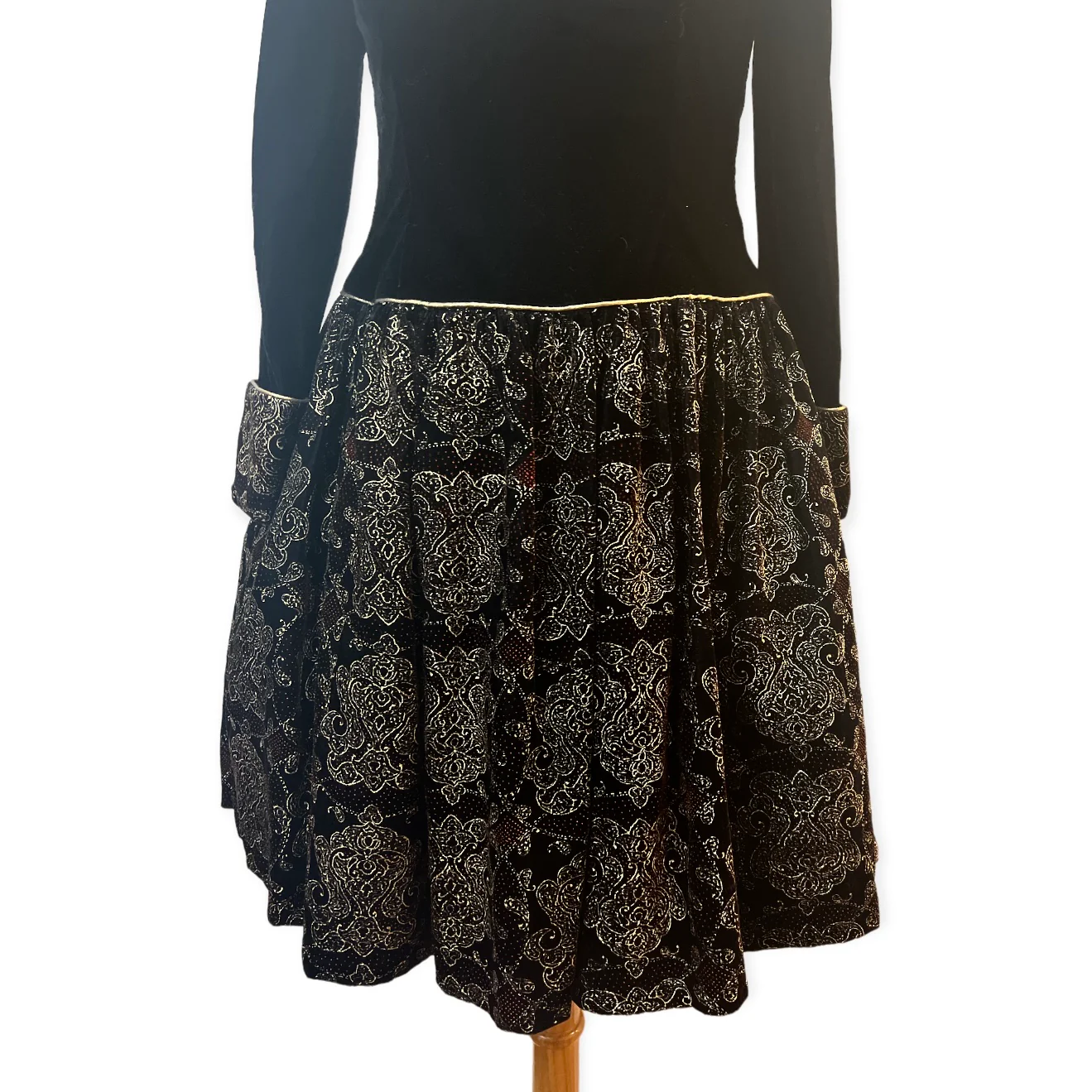 80s/90s Velvet Black Gold Off The Shoulder Cocktail Dress By Scott McClintock - Image 3