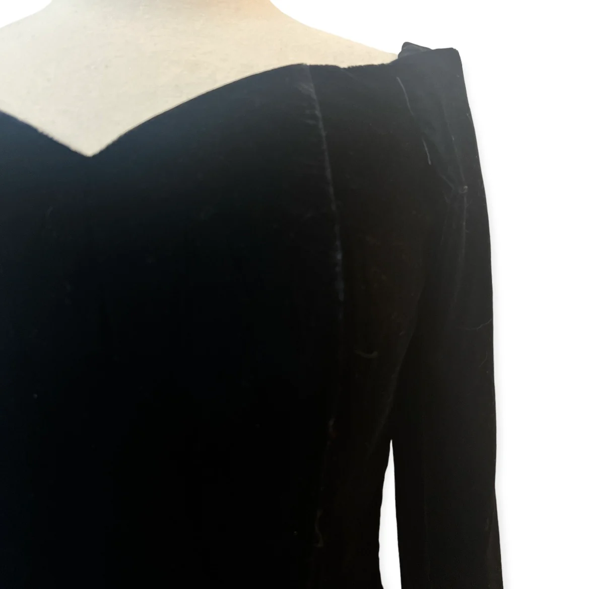 80s/90s Velvet Black Gold Off The Shoulder Cocktail Dress By Scott McClintock - Image 5