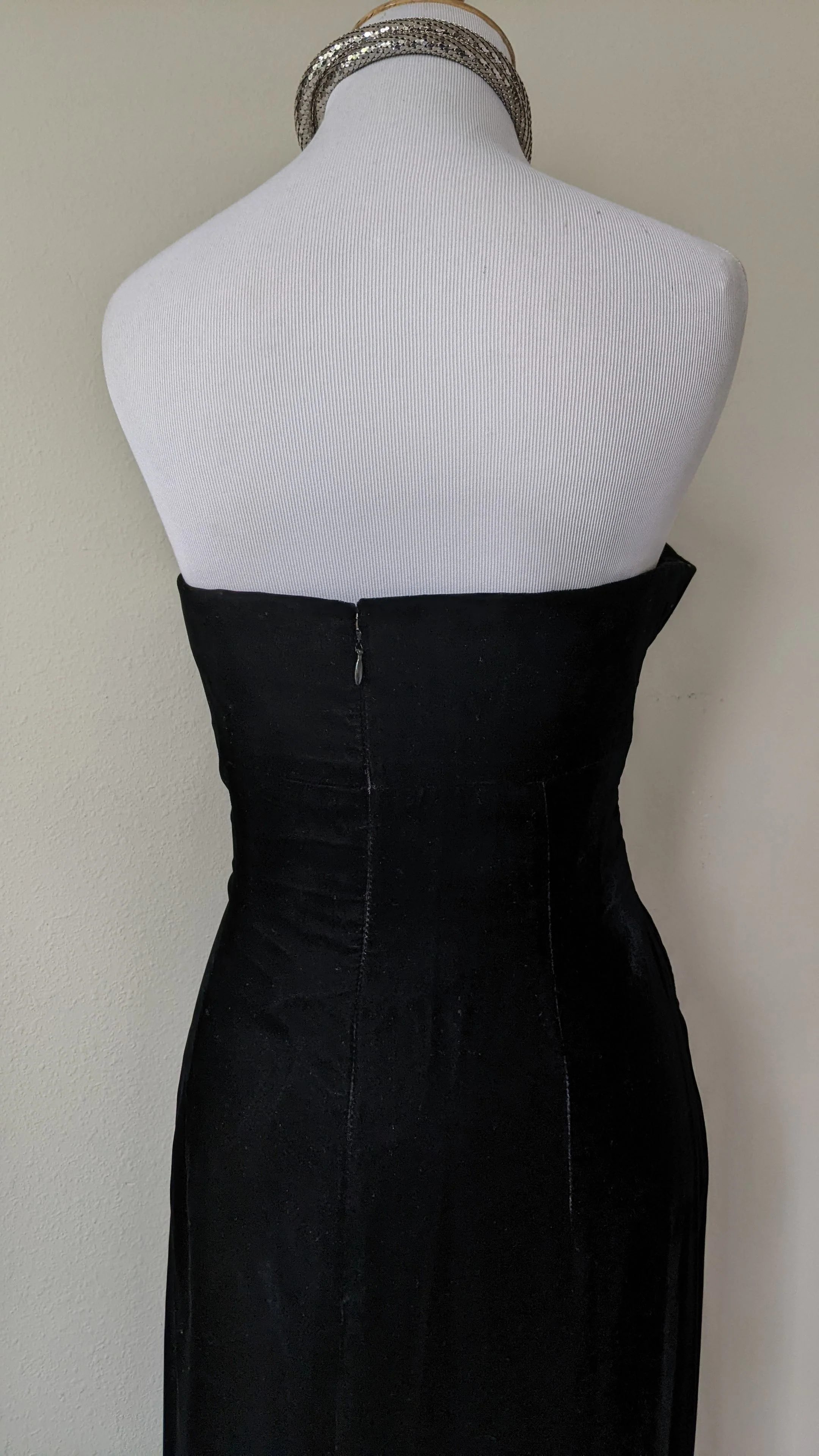 80s/90s Velvet Sweet Heart Neckline Side Slit Evening Gown By A.j. Bari - Image 4