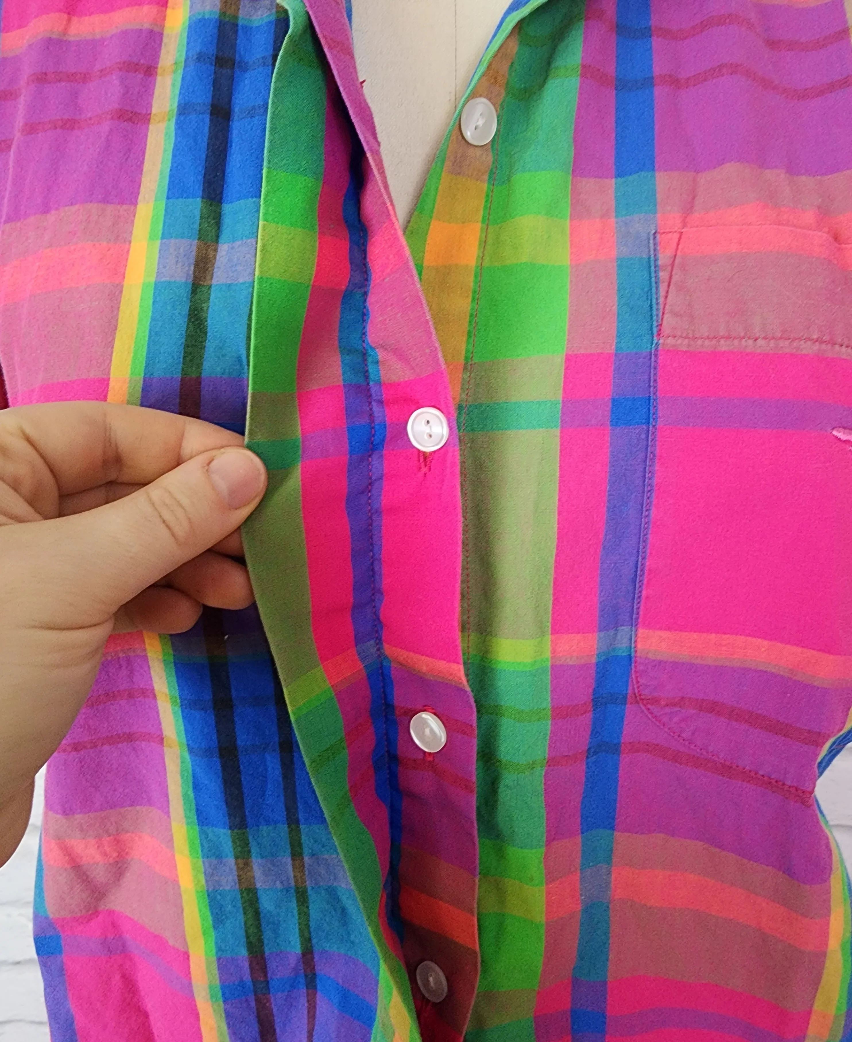 80s/90s Vibrant Pink Blue Plaid Cotton Camp Shirt By Dockers - Image 4