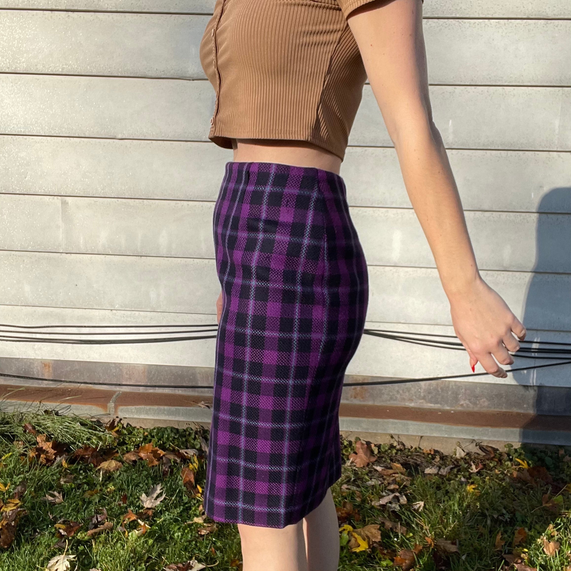 80s/90s Vintage Plaid Wool Pencil Skirt by Alfred Sung - Image 5