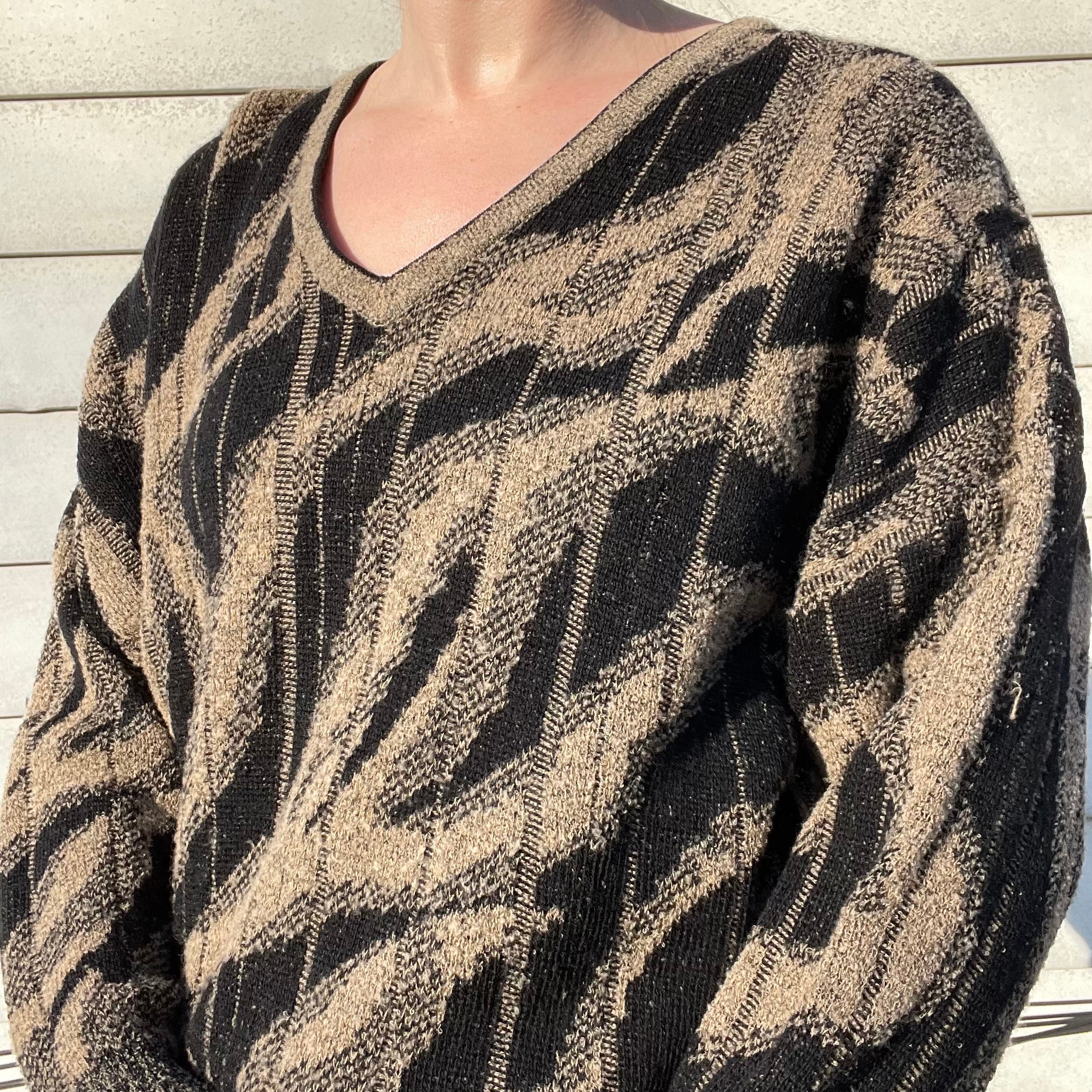 80s/90s Vintage Wool Blend Abstract Print Knit Sweater By St Croix Knits - Expressly for Gallagher Chicago - Image 6