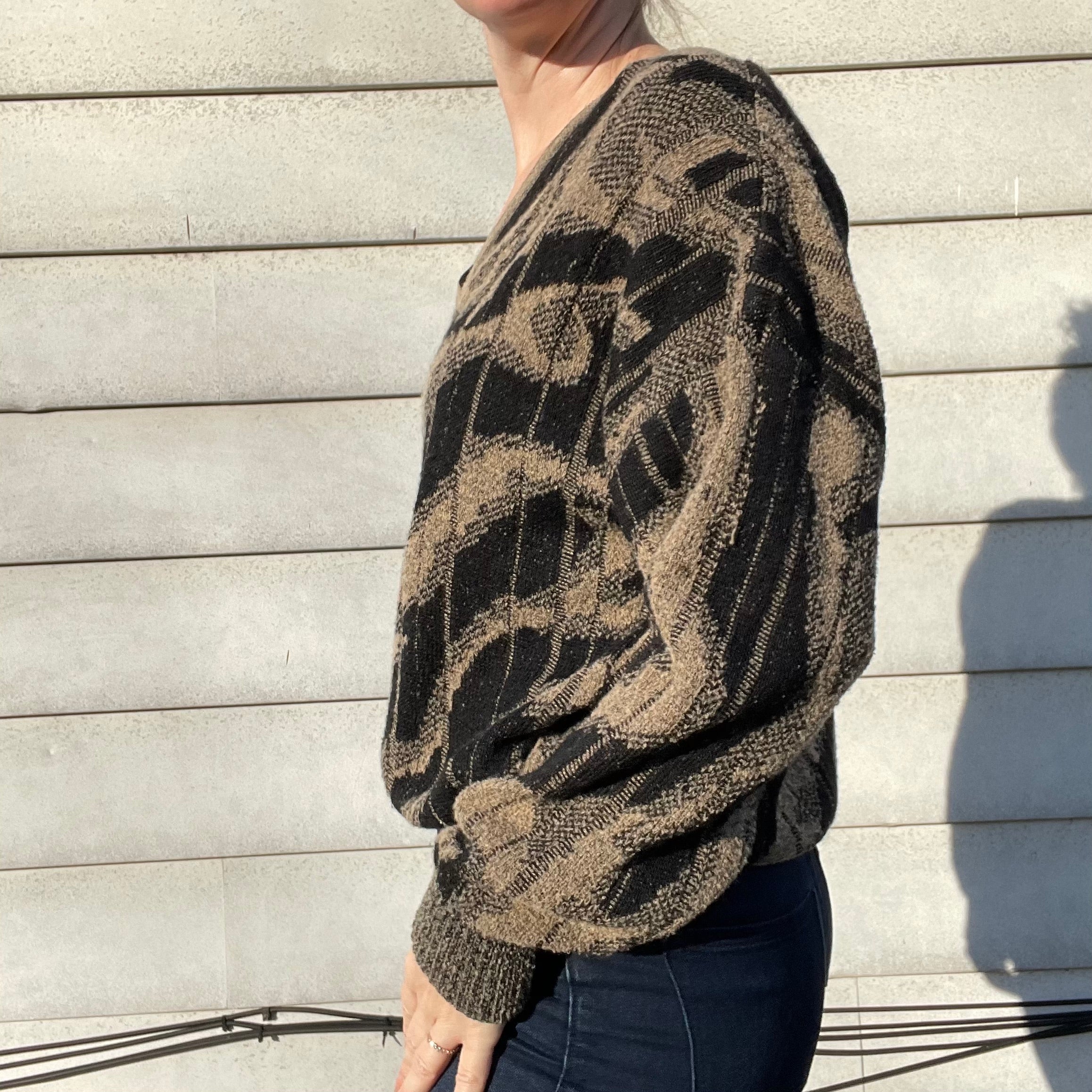80s/90s Vintage Wool Blend Abstract Print Knit Sweater By St Croix Knits - Expressly for Gallagher Chicago - Image 9