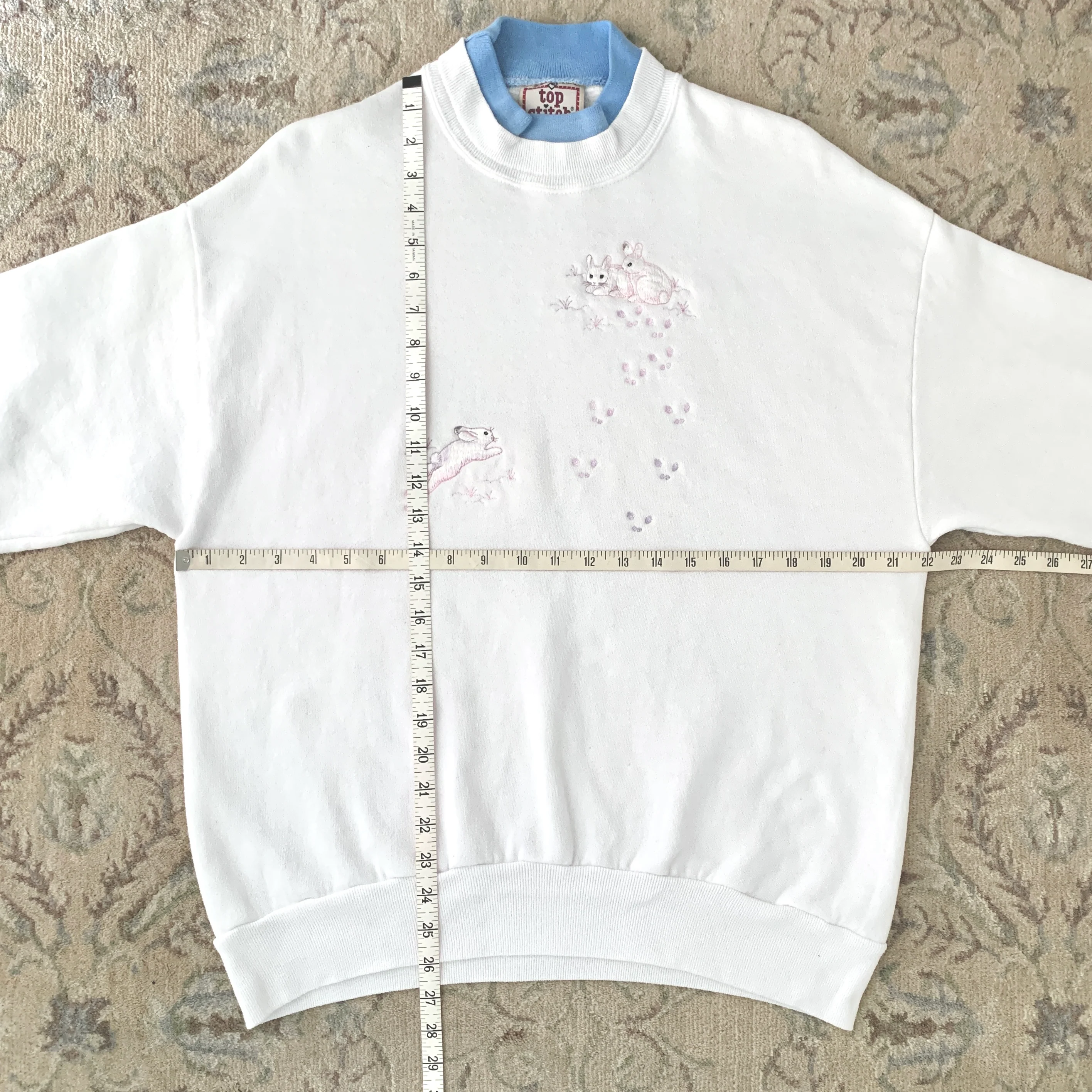 80s/90s White Embroidered Bunnies Long Sleeve Sweatshirt by Morning Star - Image 11