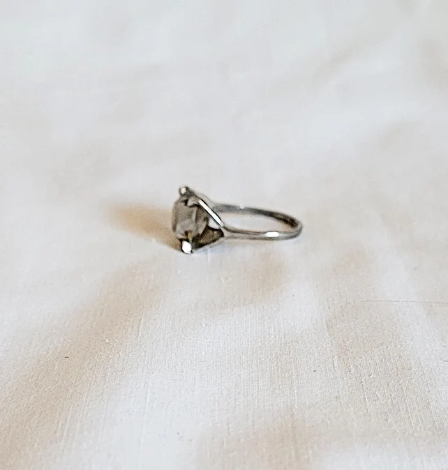 80s Acrylic Diamond In Silver Tone Setting Ring - Image 3