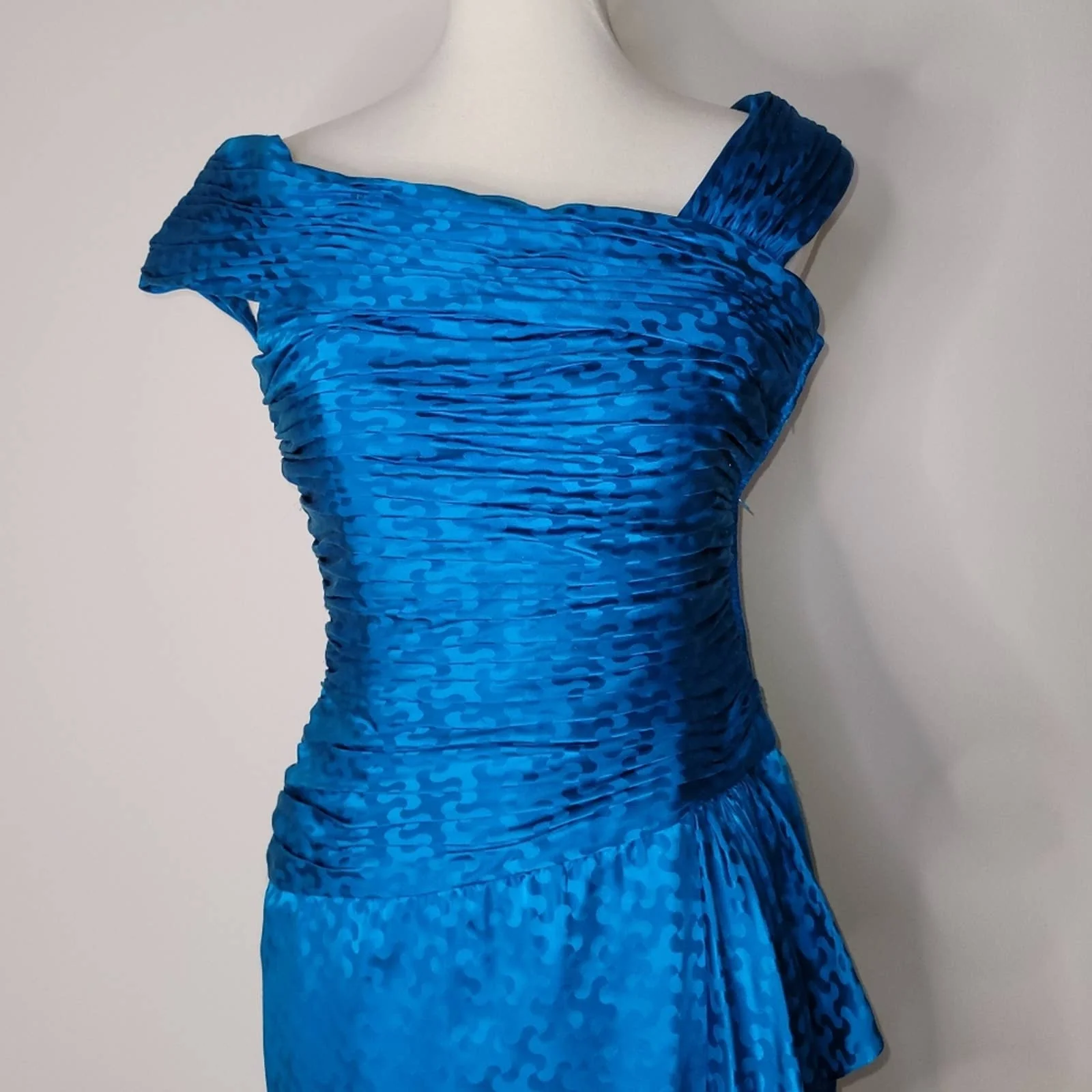 80s Aj Bari Vintage 100% Silk Deep Sea Blue Topaz Ruched Cocktail Party Dress by AJ Petites - Image 5