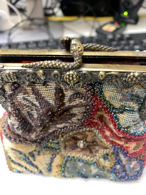 80s Beaded Tapestry Clutch By Jessica McClintock - Image 4