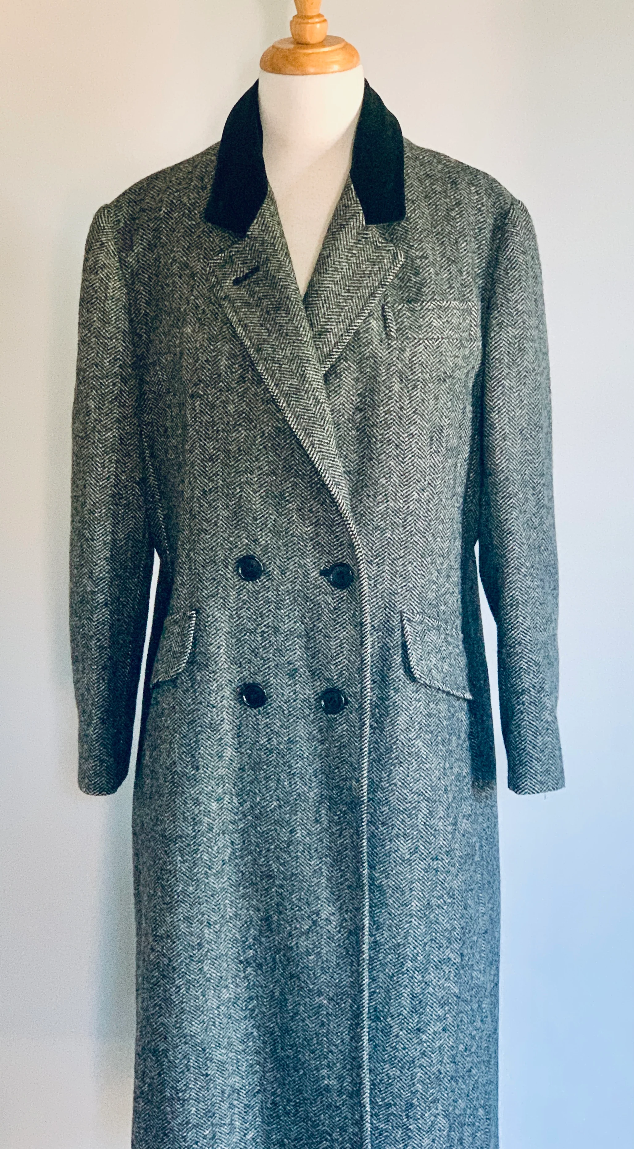 80s Black Herringbone Wool Tweed Maxi Coat - Image 5