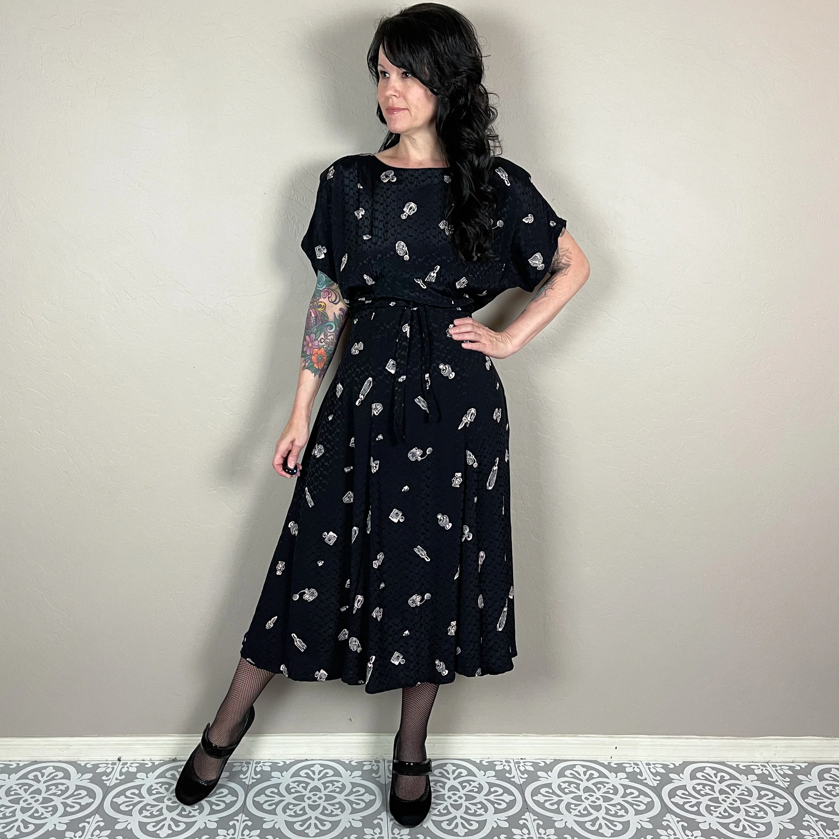 80s Black Perfume Bottle Print Short Sleeve Midi Dress By Carol Little - Image 5