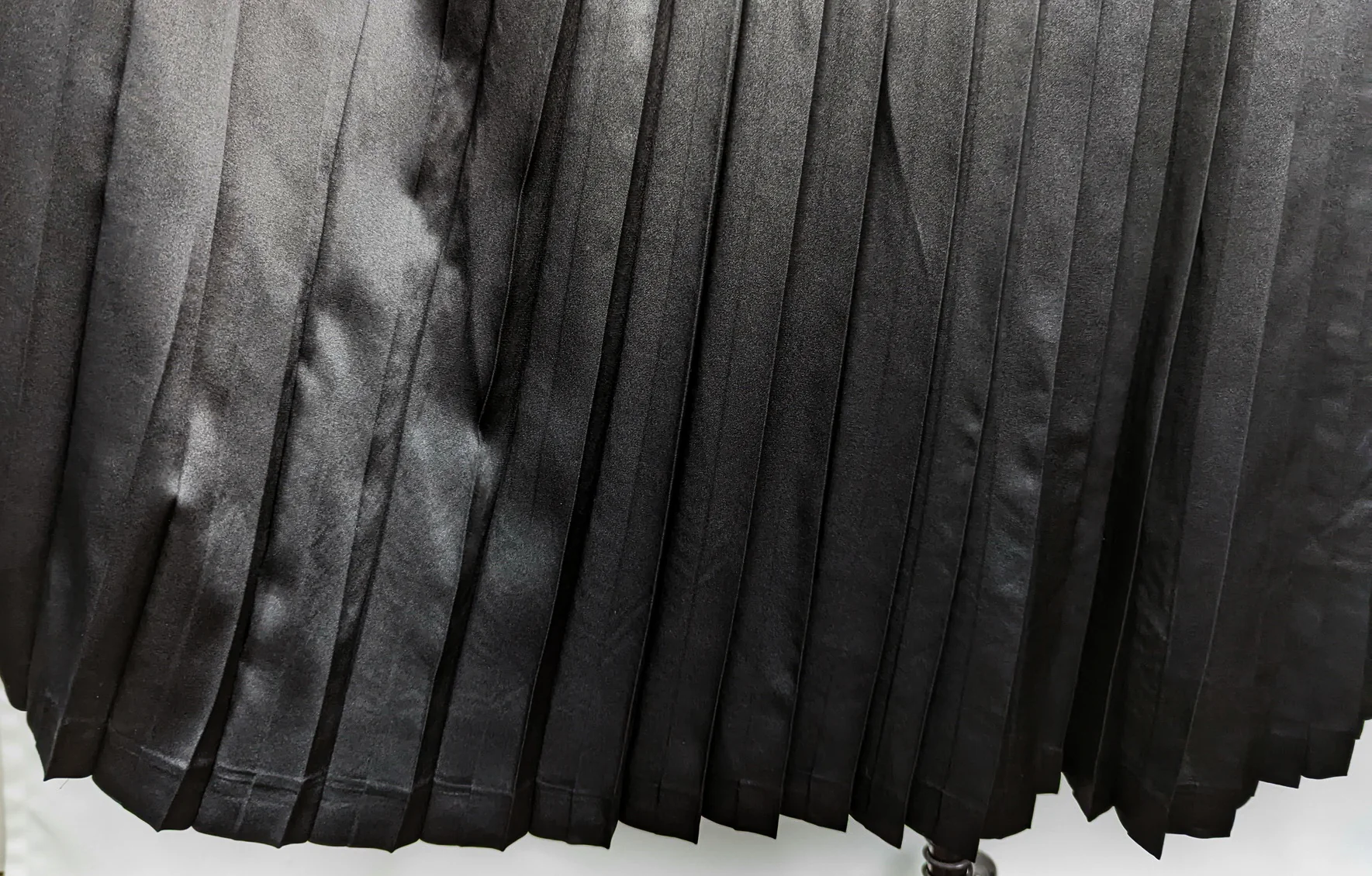 80s Black Silk Pleated Midi Wrap Skirt By Nordstrom - Image 4